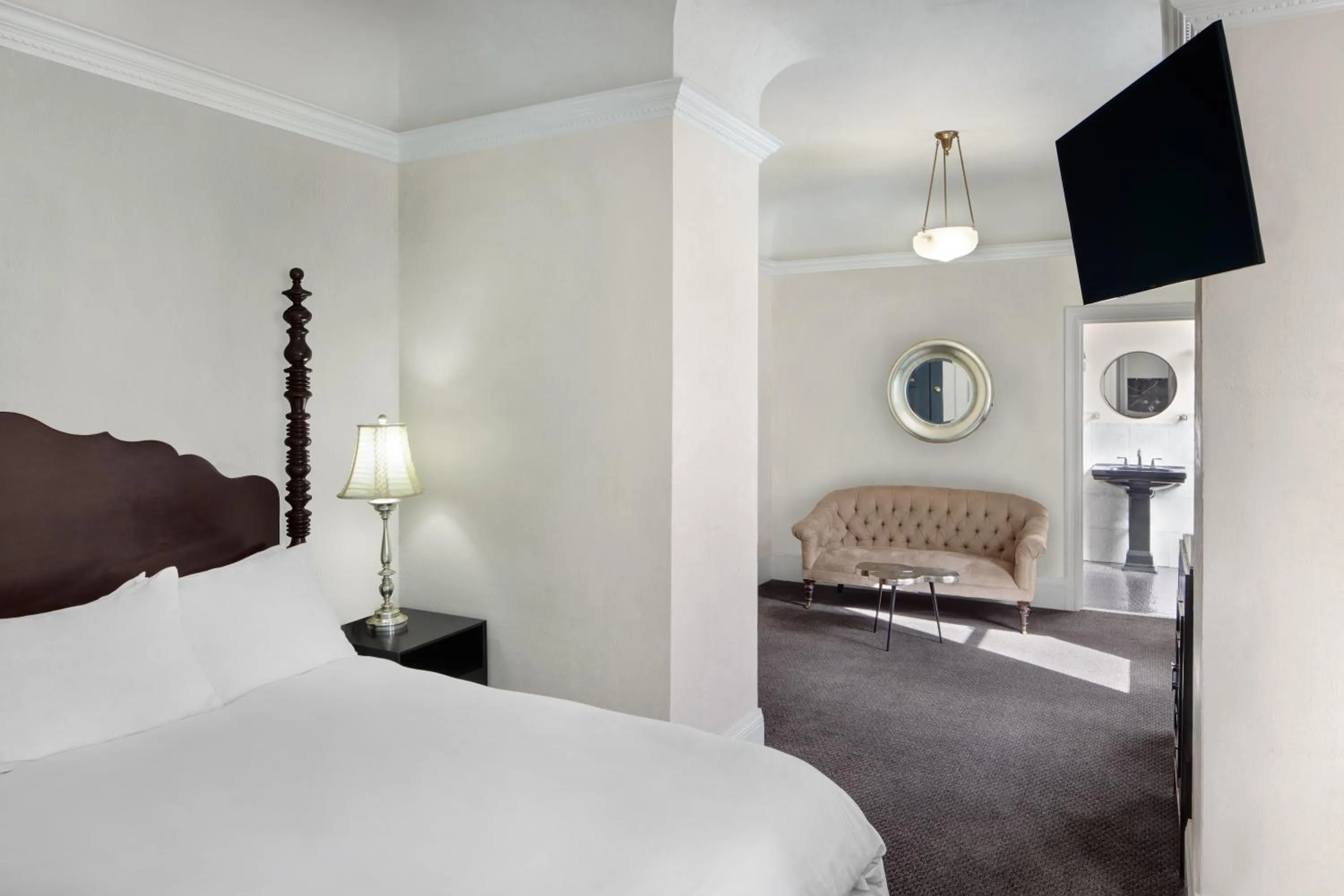 King Suite in Mount View Hotel & Spa