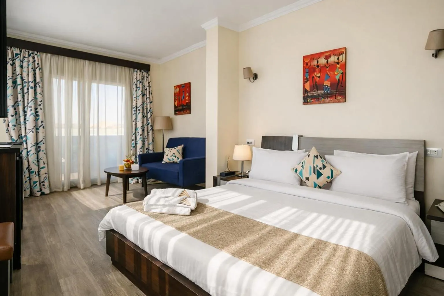 Executive Double Room Pyramids View & Jacuzzi - single occupancy in Pyramid Edge Hotel & Exclusive Pyramids View Rooftop