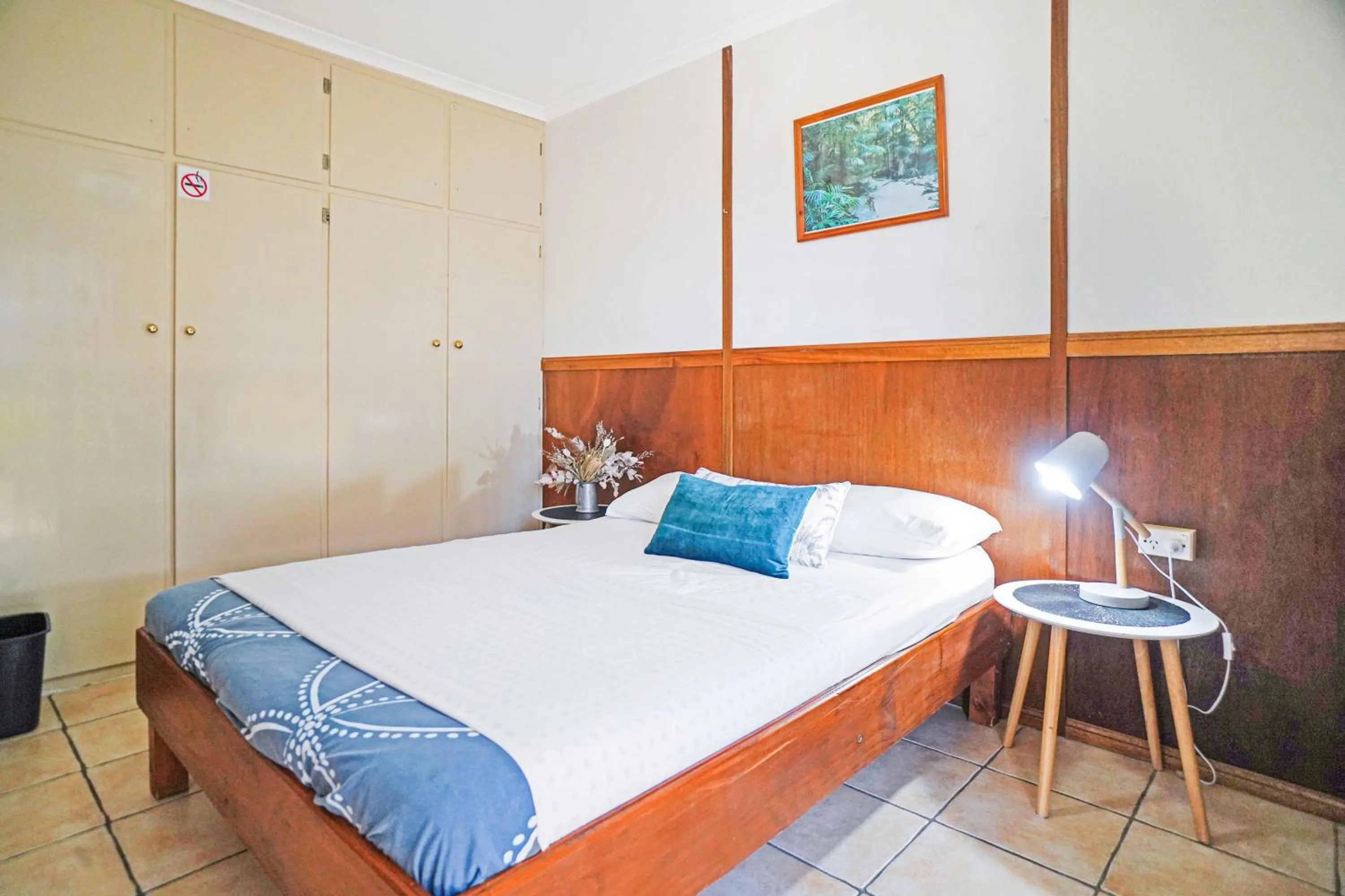 Budget Double Room in Woolshed Eco Lodge