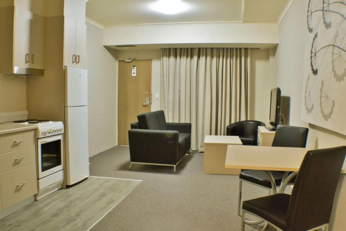 One-Bedroom Spa Suite in Pavilion Hotel Wagga Wagga