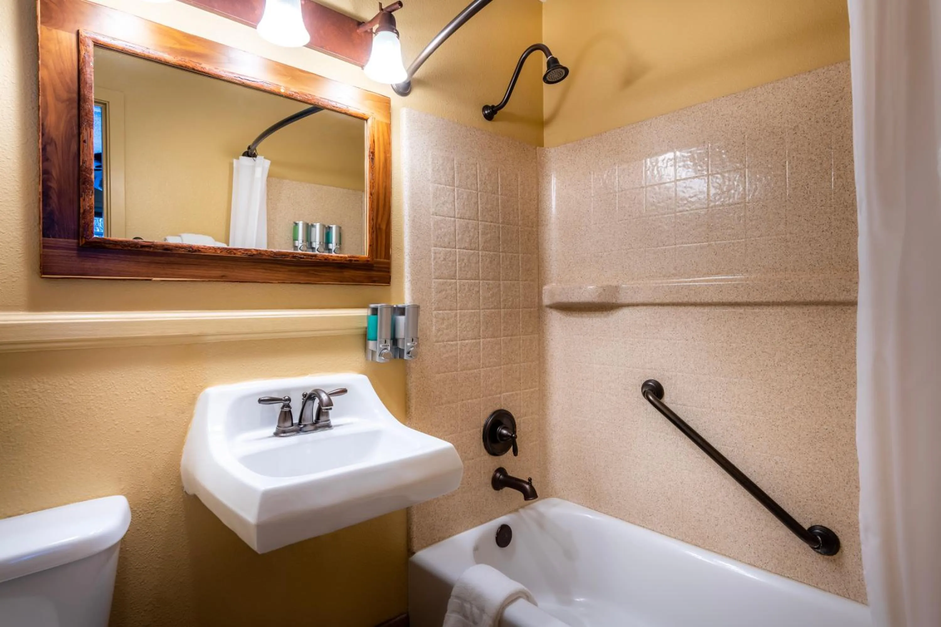 King Room with Porch/Balcony in Yosemite Valley Lodge