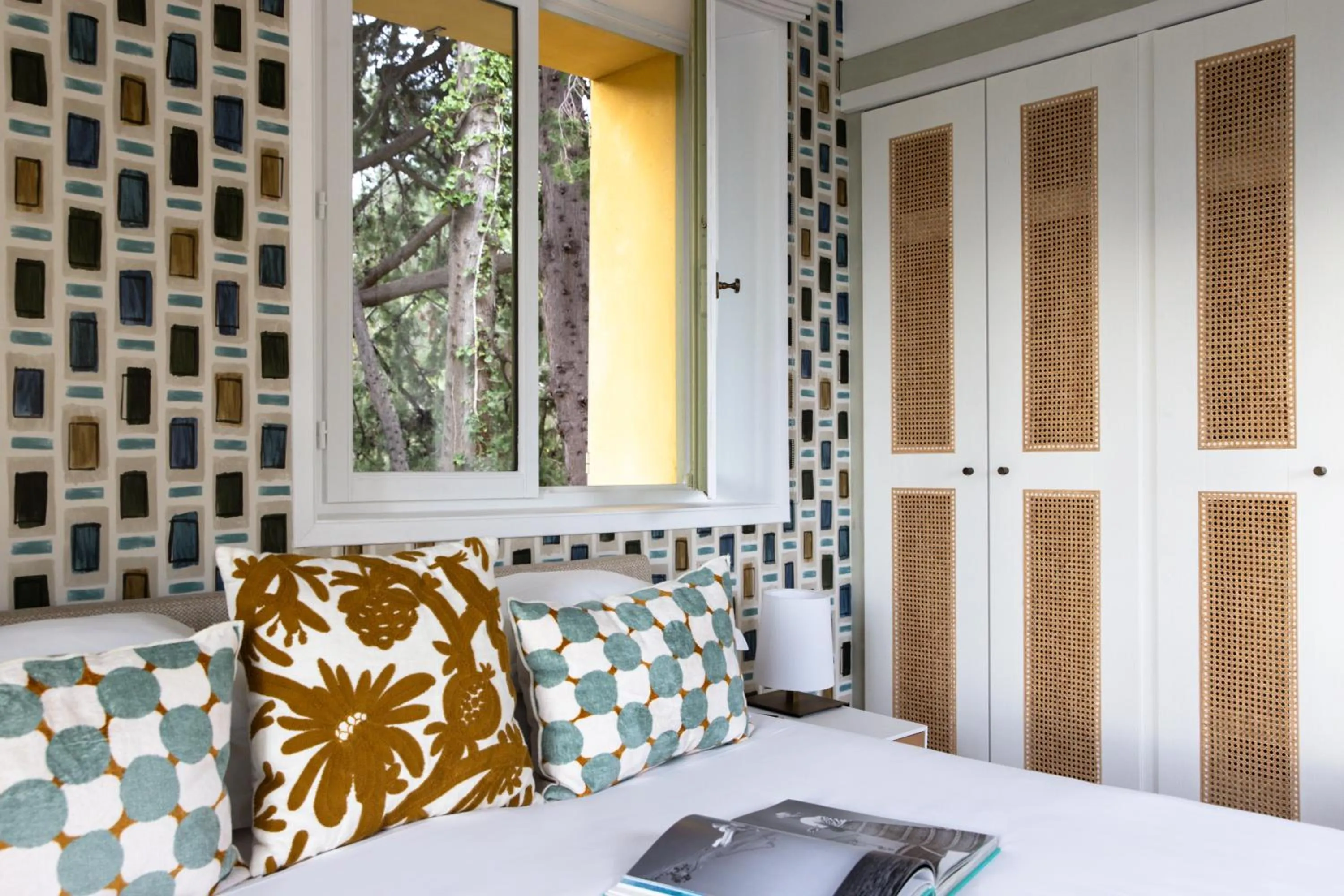 Superior Double or Twin Room with Garden View in Hotel Royal-Riviera