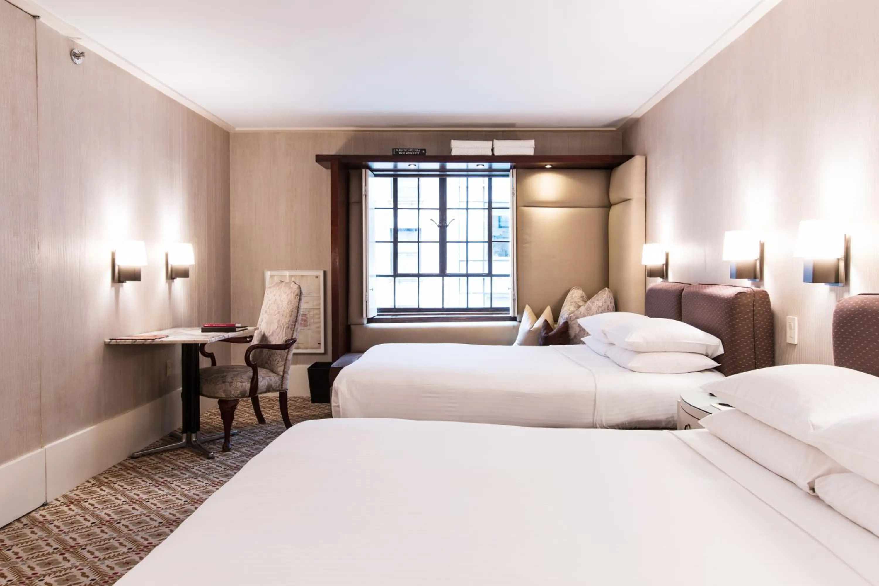 Luxe 2 Double Beds Room in City Club Hotel