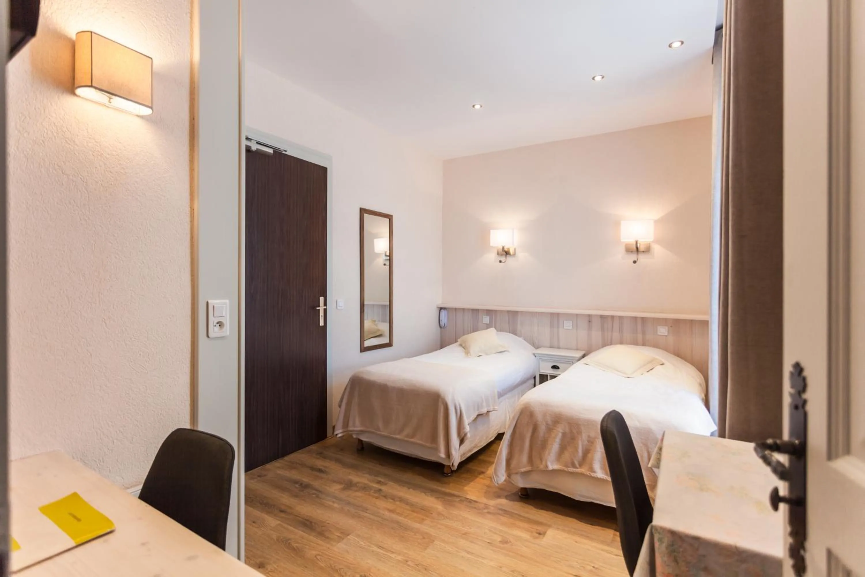 Twin Room in Hôtel De La Plage