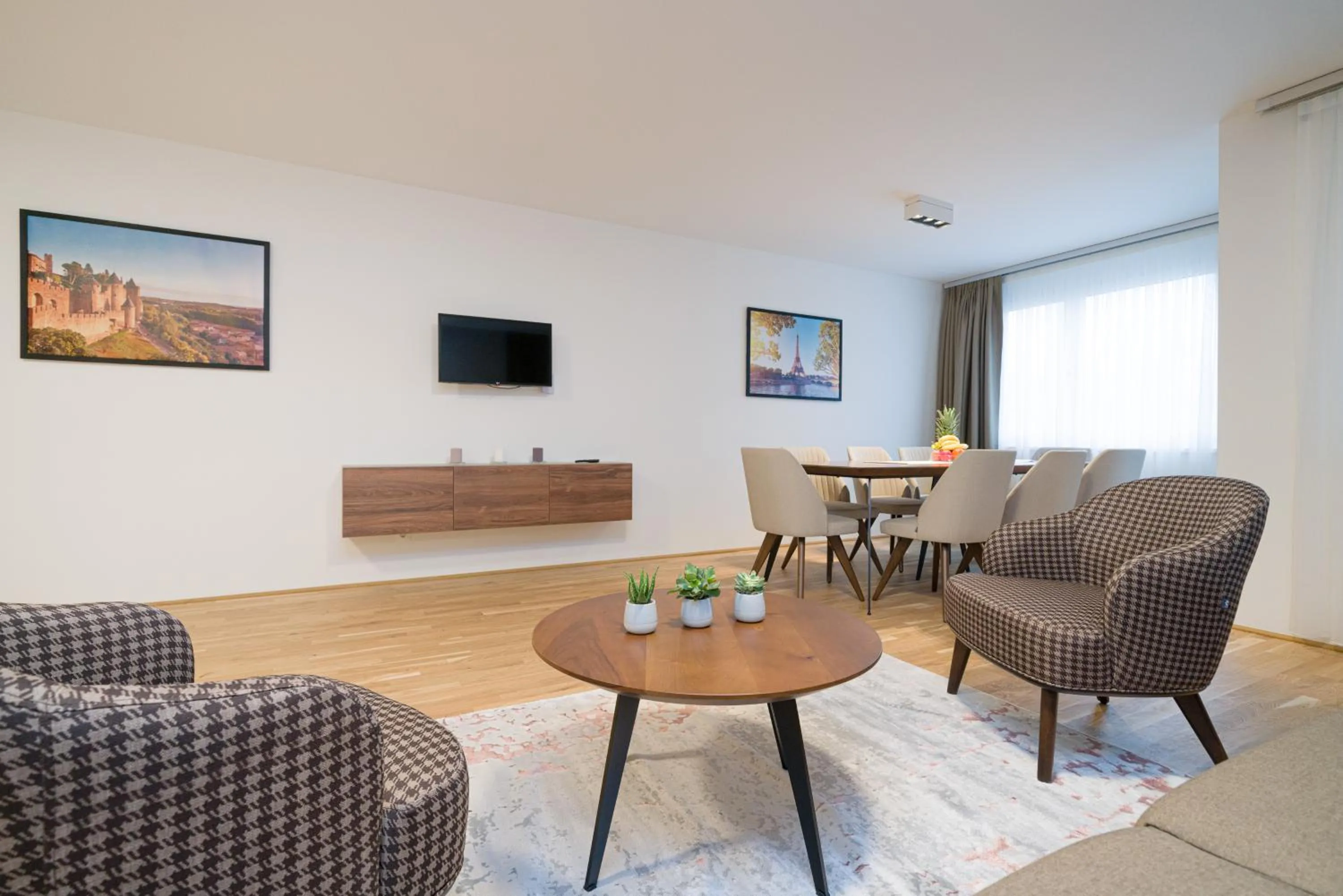 Four-Bedroom Apartment with Balcony  in MyApartments Vienna