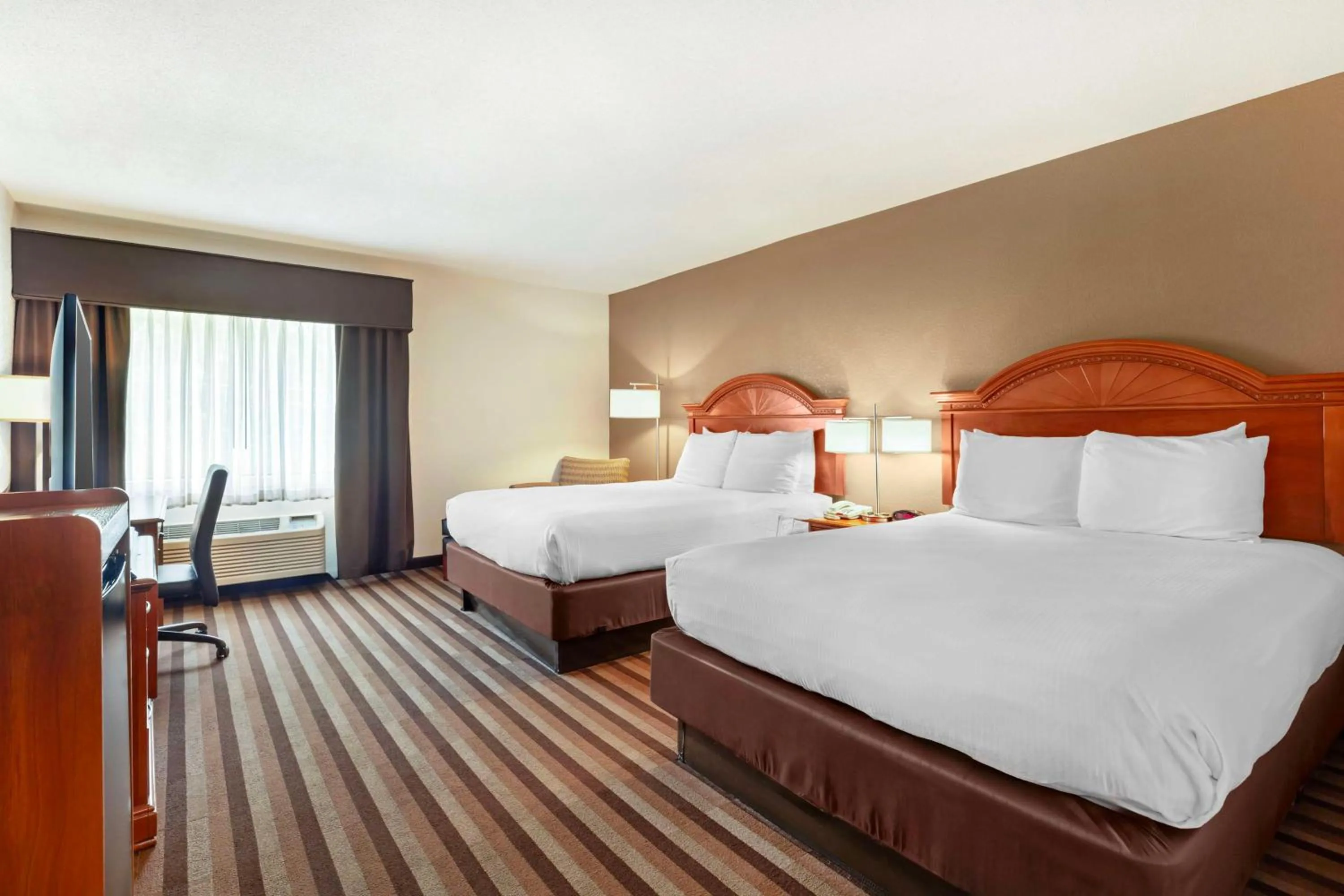 Queen Room with Two Queen Beds - Non-Smoking in Best Western Rockland