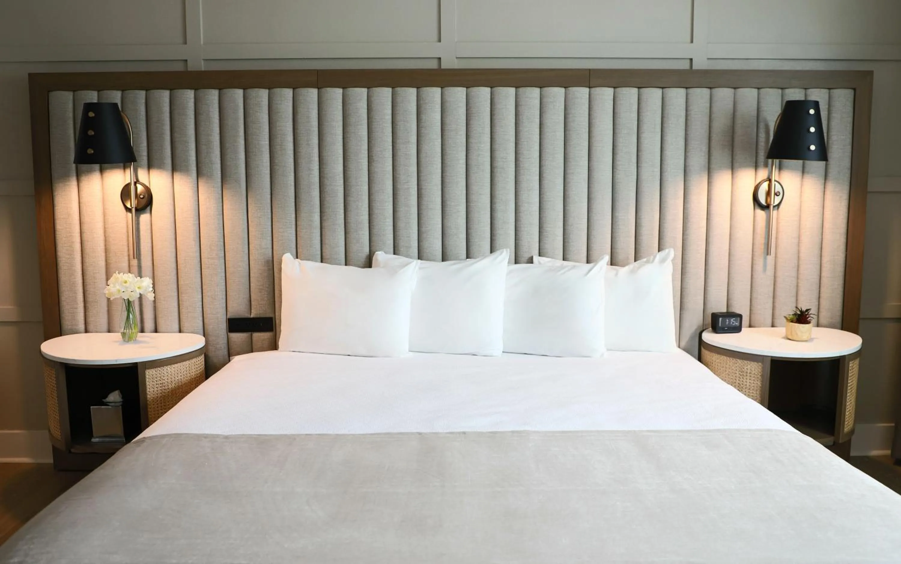 Junior Suite 1 King Bed  in Riverside Hotel