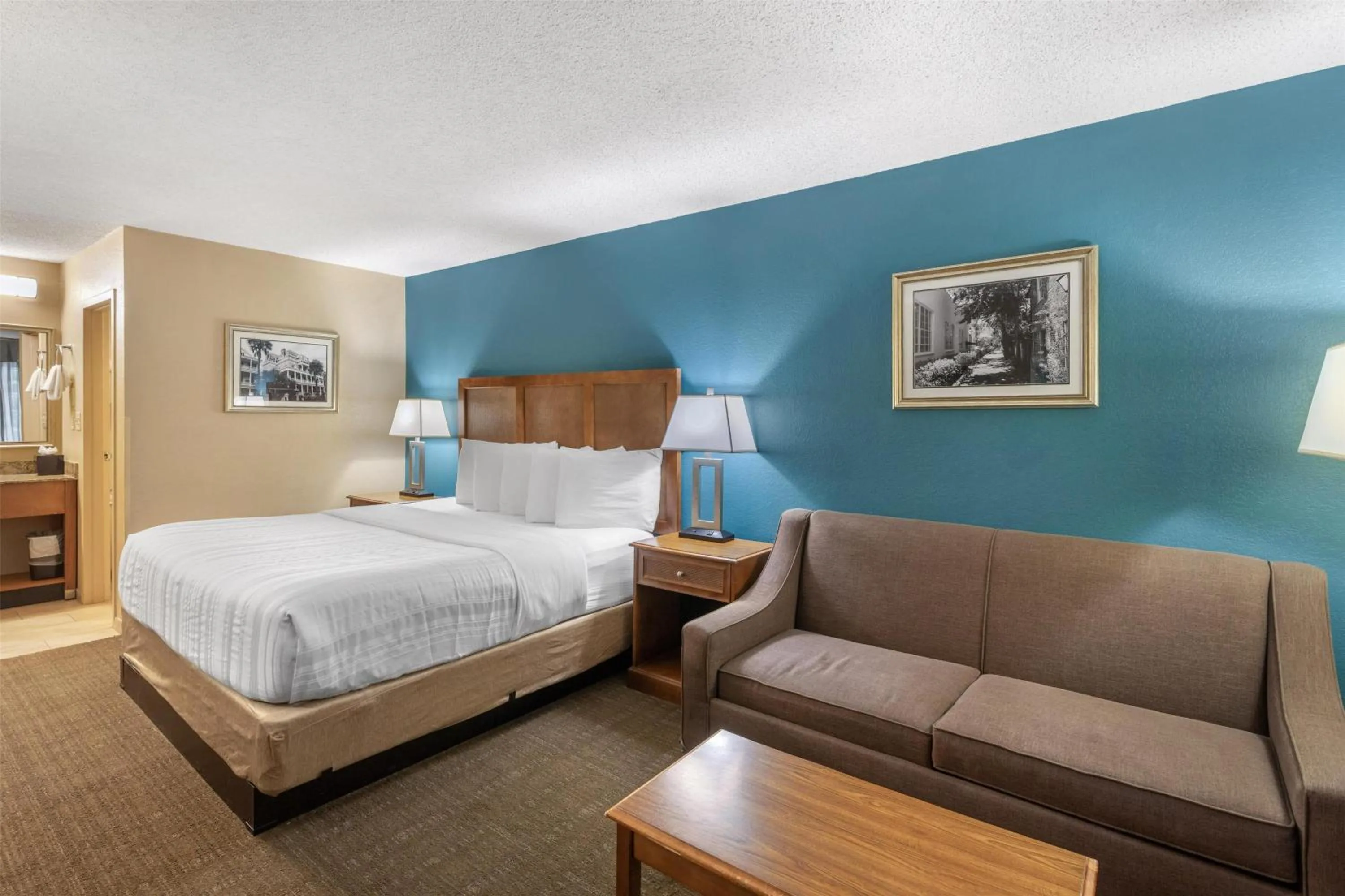 King Room - Non-Smoking in Best Western Charleston Inn