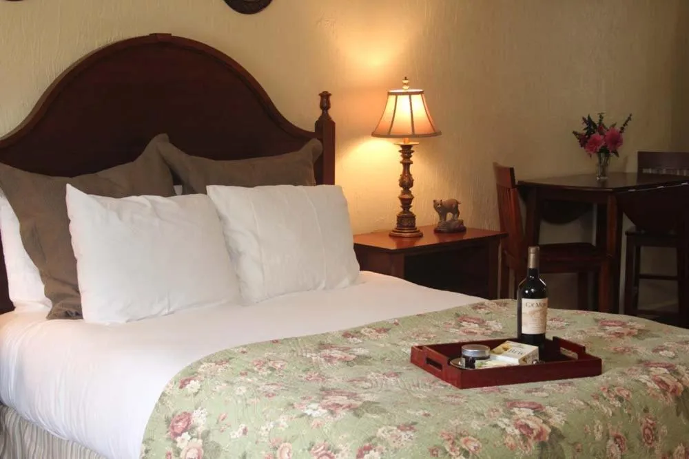 Standard Double Queen Room - single occupancy in Hillwinds Inn - Blowing Rock