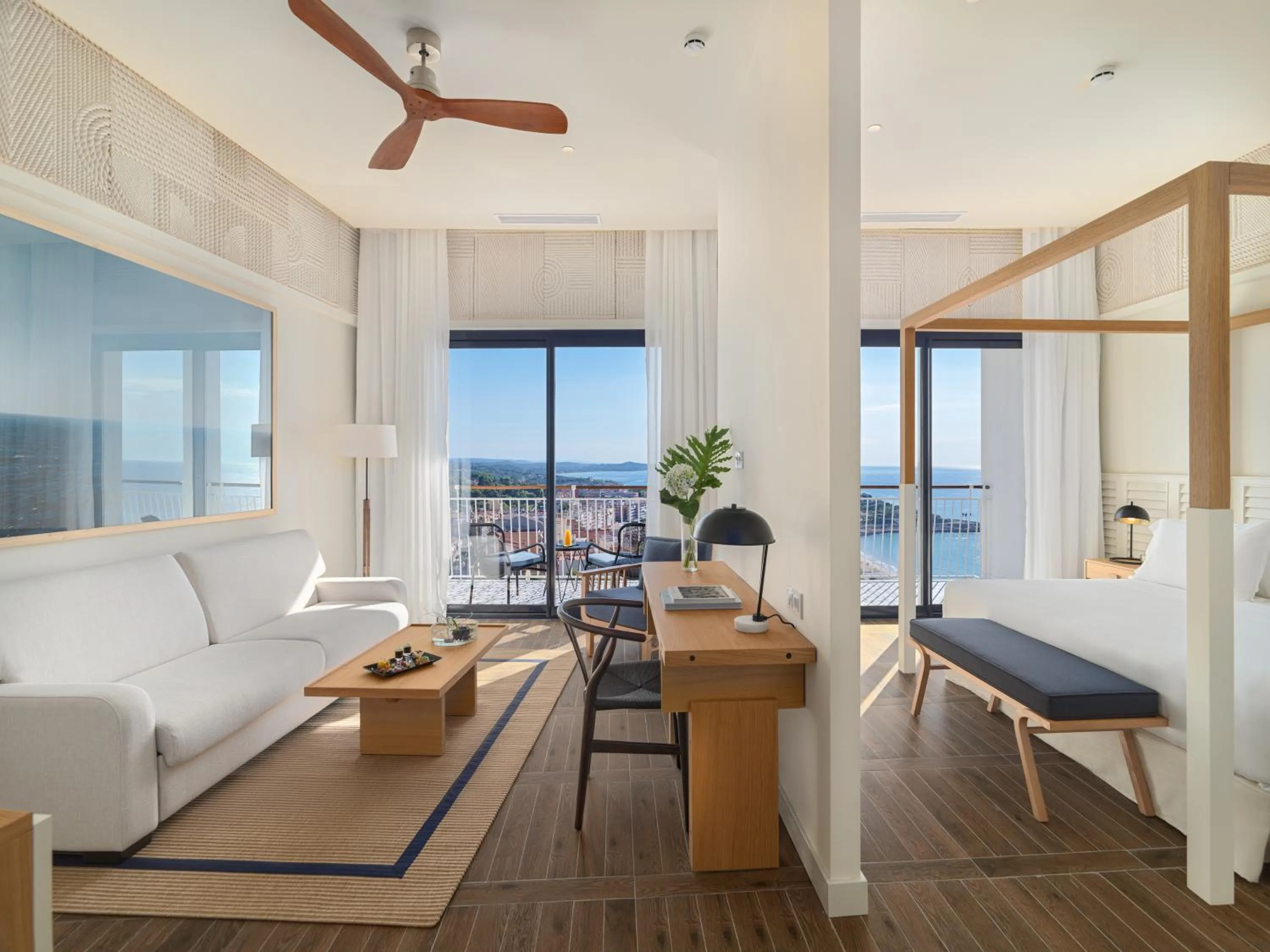 Suite Imperial (2 Adults + 1 Child up to 11 years) in H10 Imperial Tarraco 4 Sup