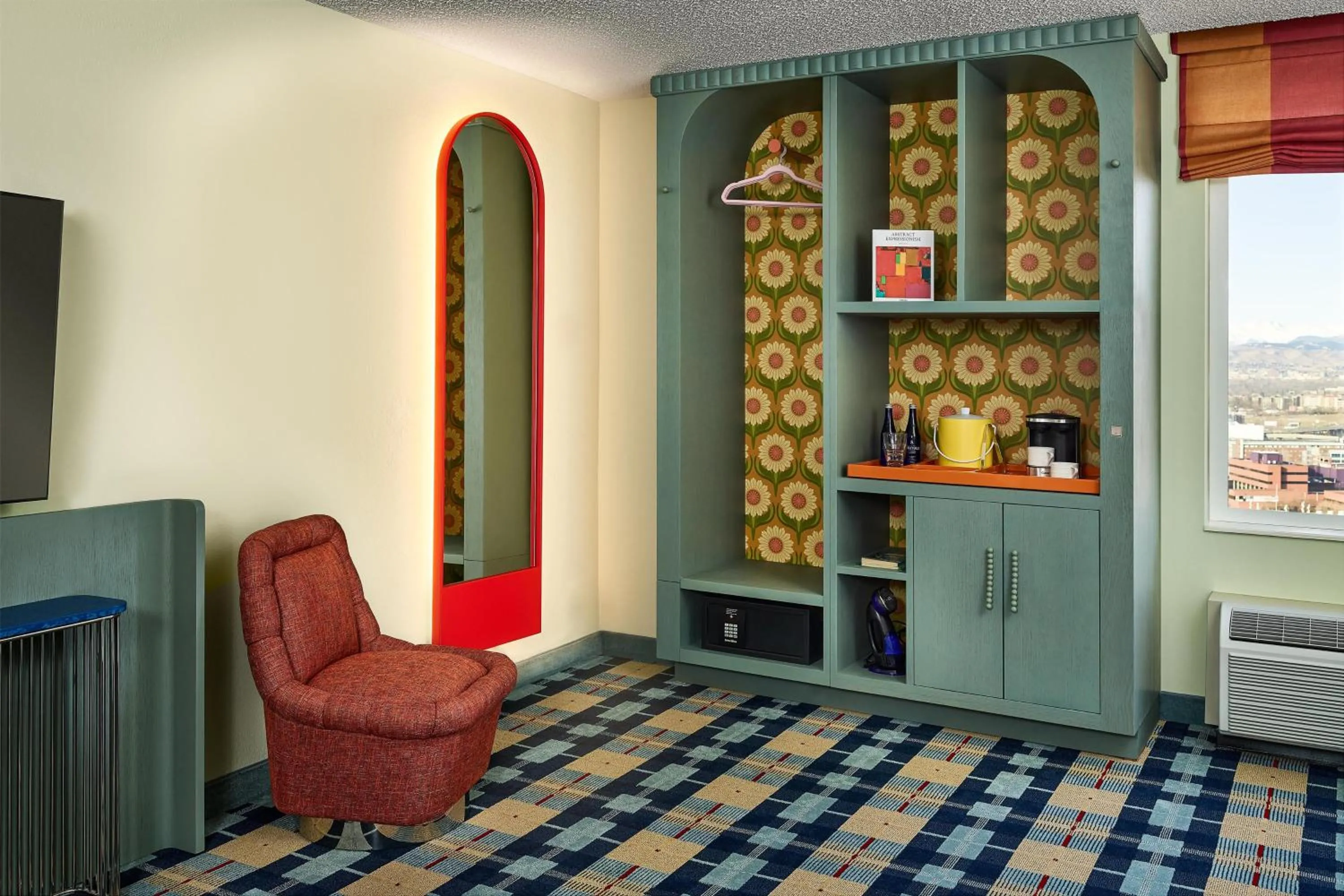 King Room with Accessible Tub - Mobility and Hearing Access/Non-Smoking in the Curtis Denver - A DoubleTree by Hilton Hotel