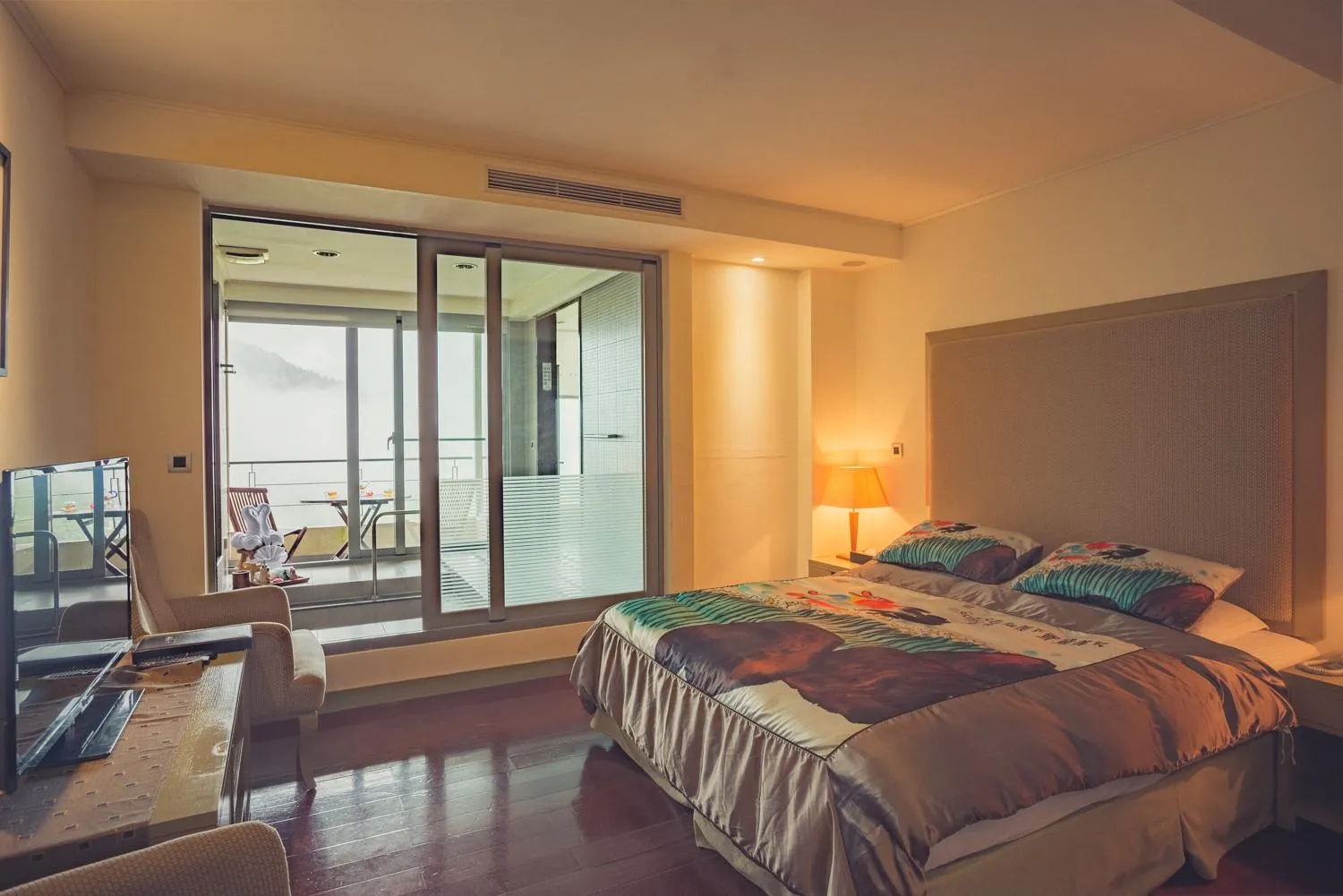 Superior Double Room in Cedarwood Villa