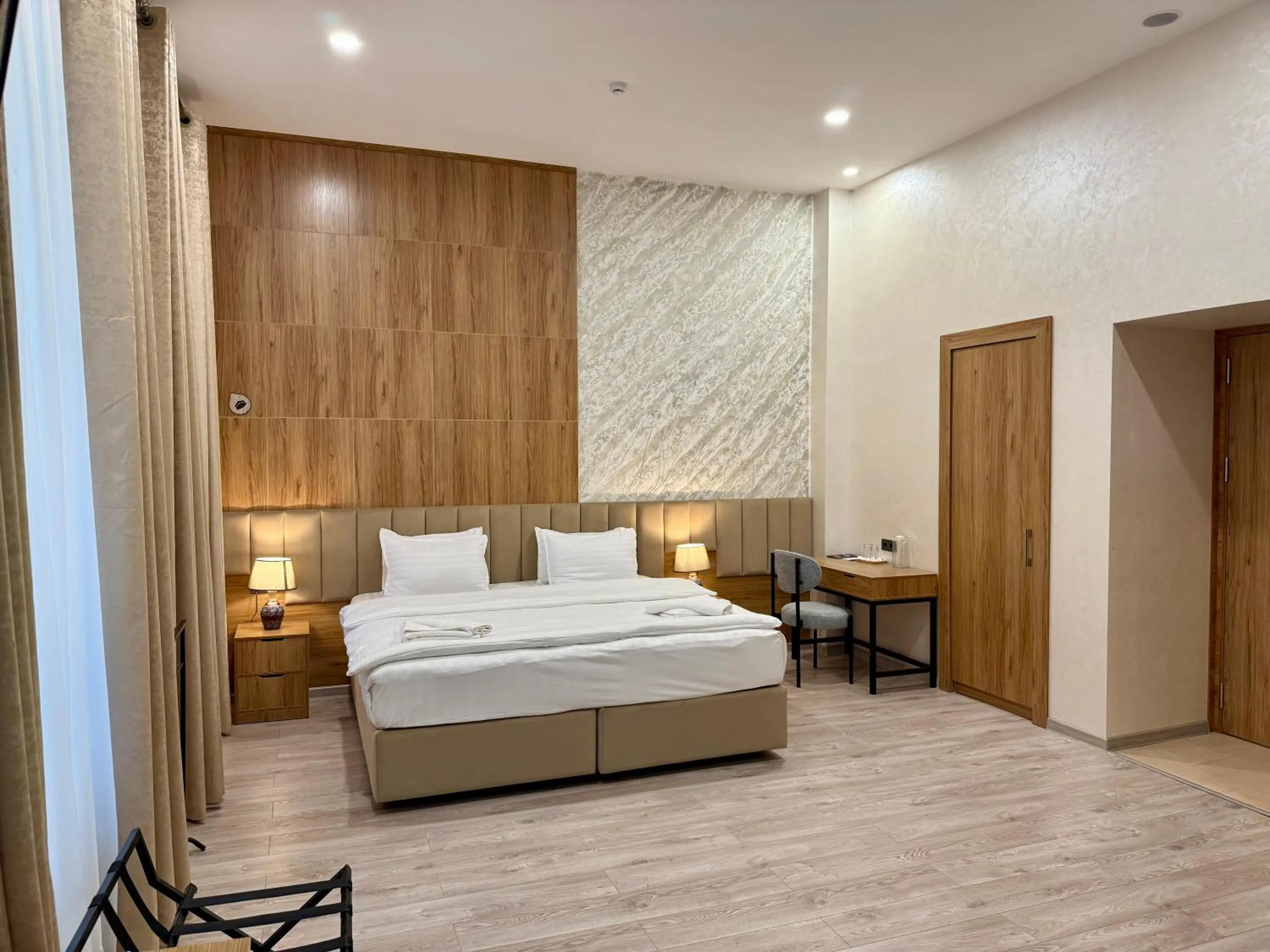 Deluxe King Room - single occupancy in Hotel Malika Bukhara