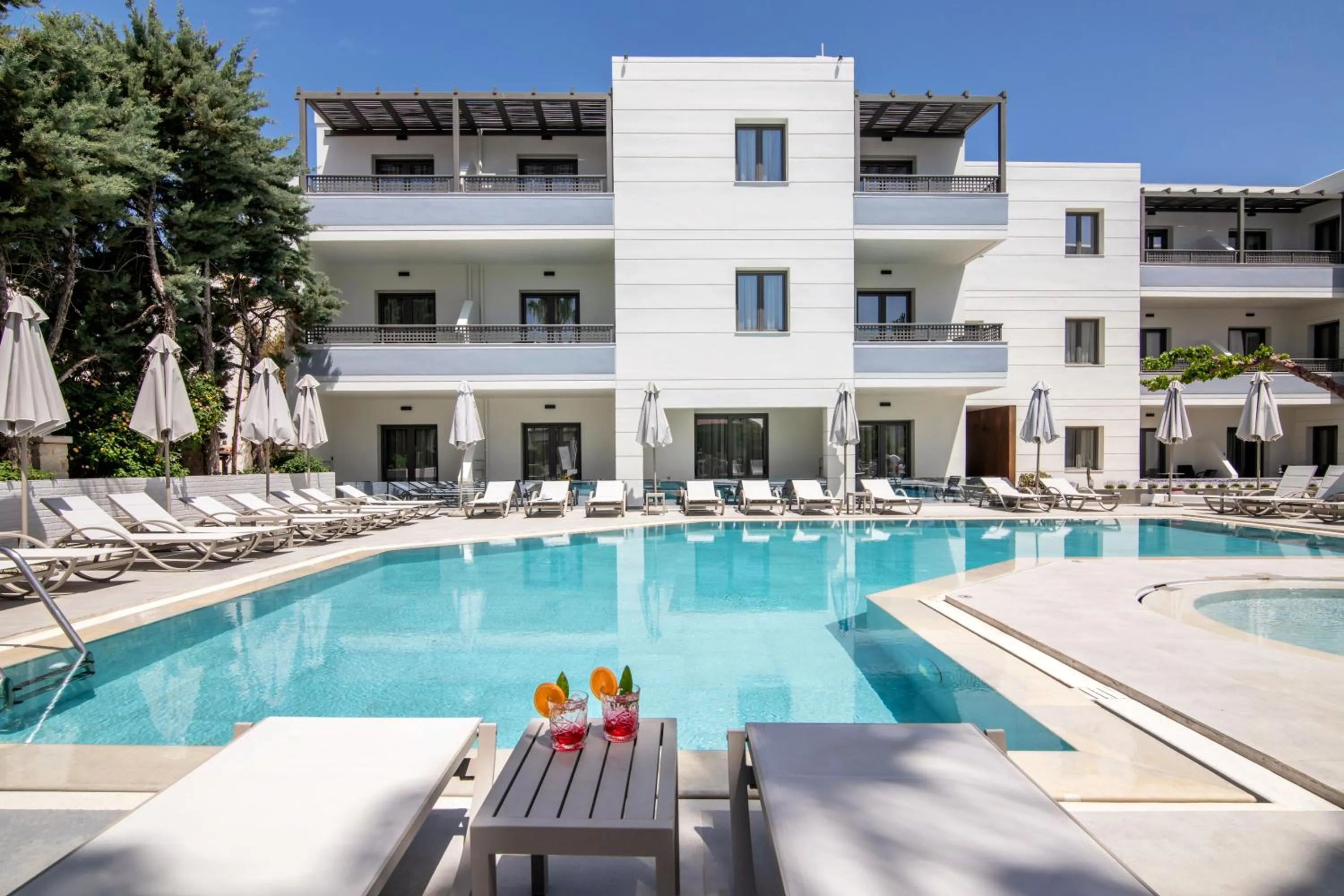 Deluxe One-Bedroom Apartment in Summer Dream