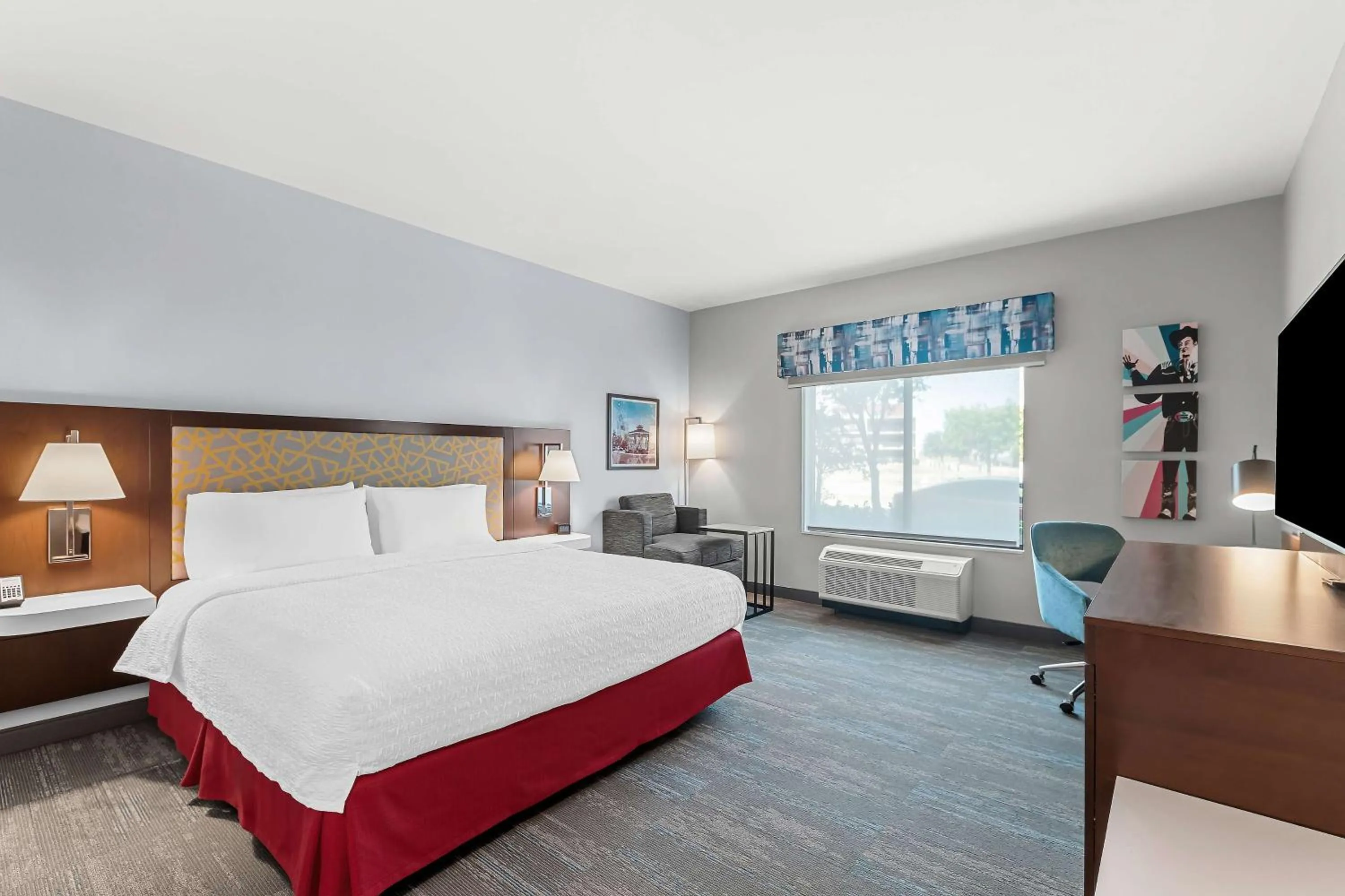 King Room in Hampton Inn & Suites Dallas - Farmers Branch