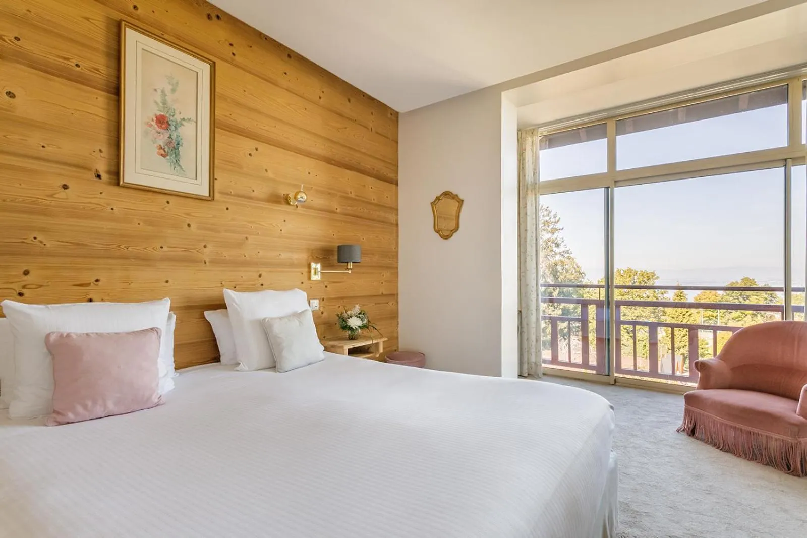 Classic Room - Lake View in La Verniaz et ses Chalets