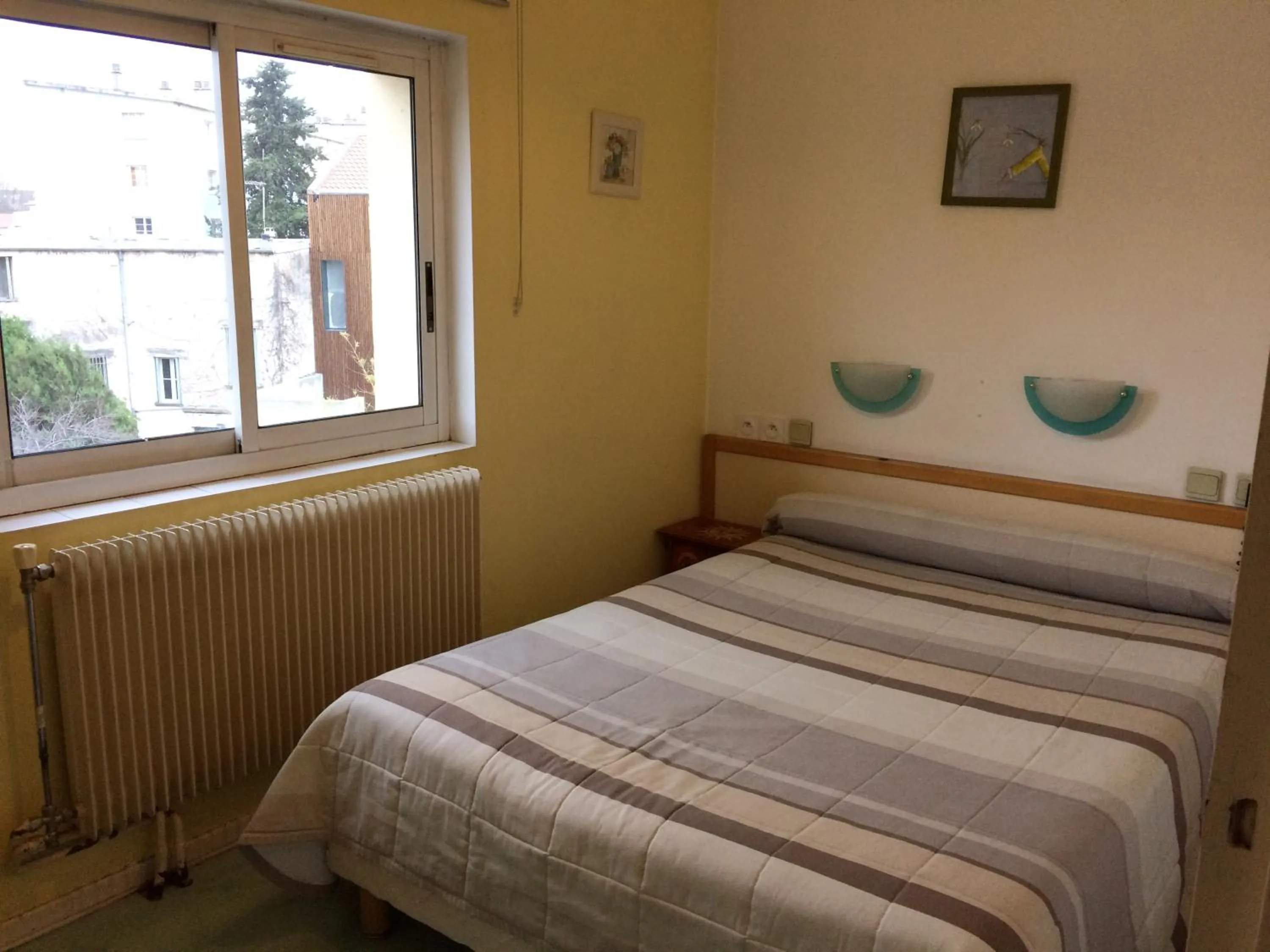 Single Room in Hotel Acapulco