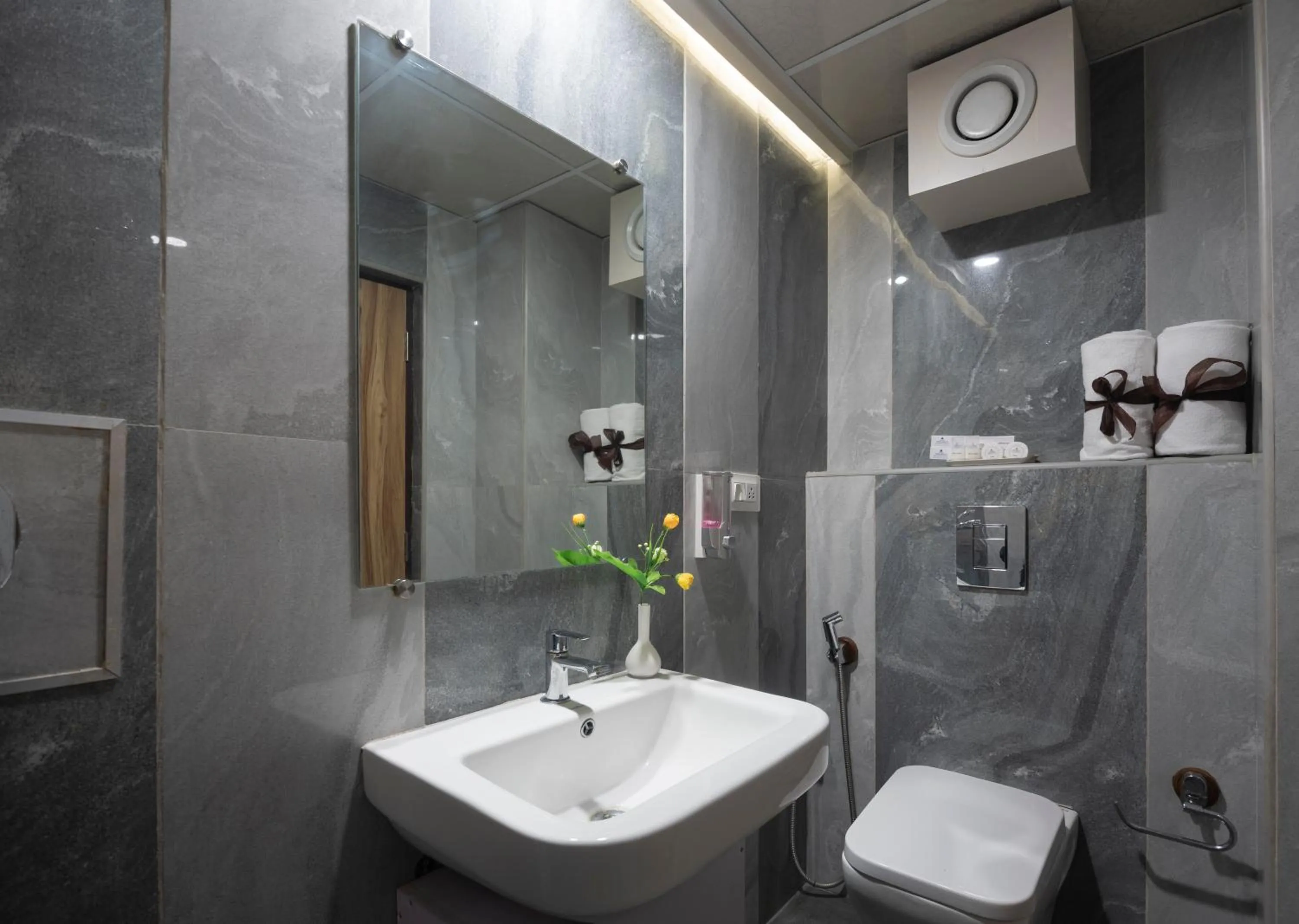 King Room in Hotel Monarch International