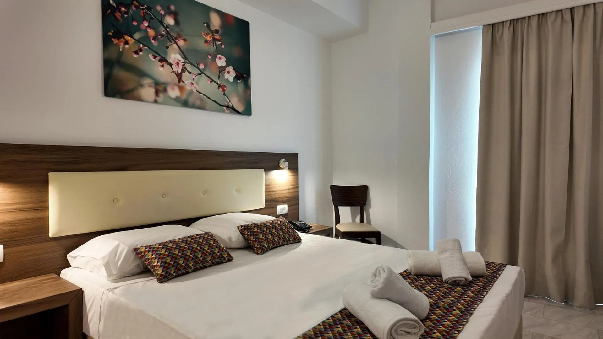 Single Room with partial Sea View in Hotel Santorini