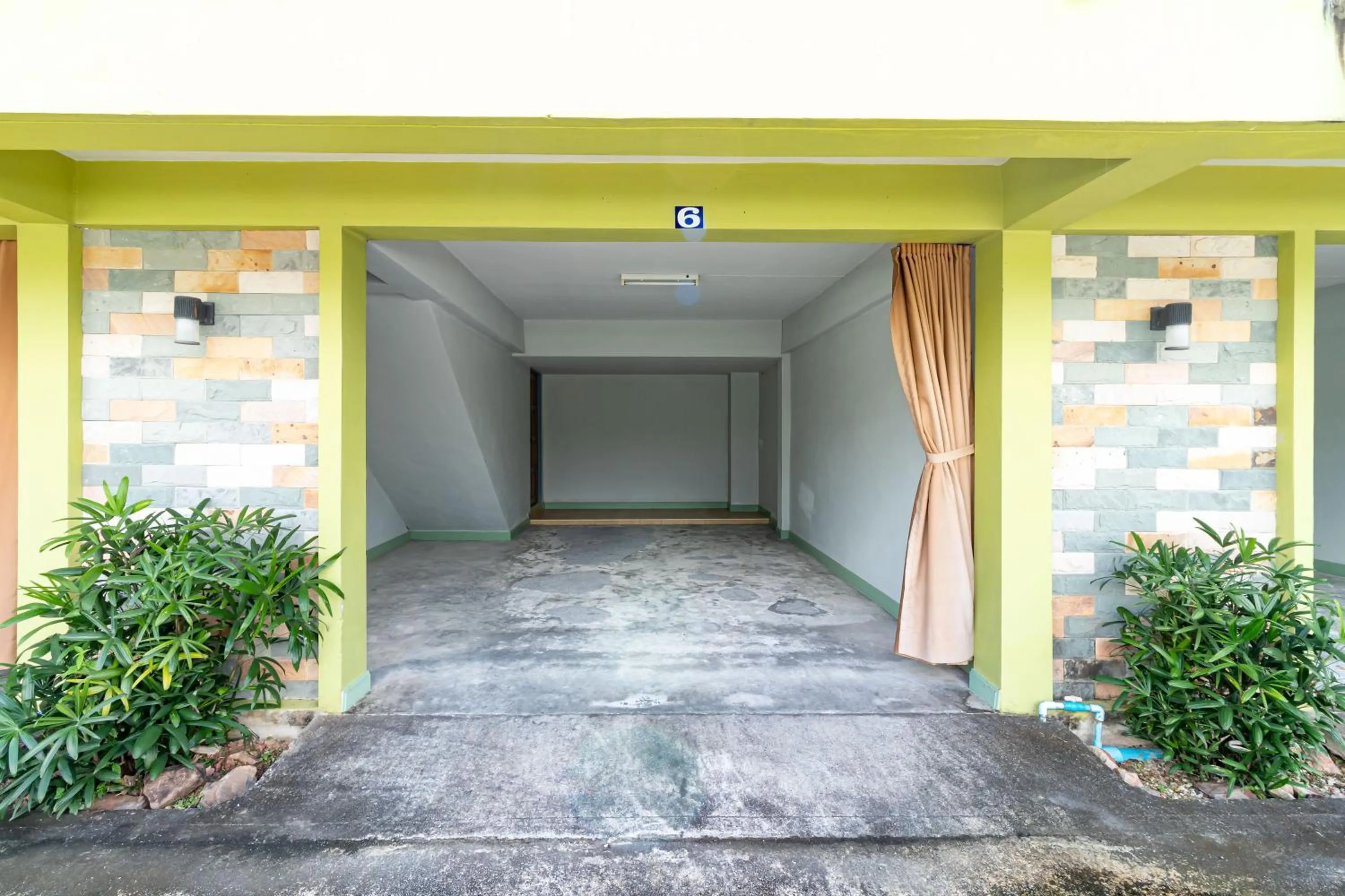 Standard Double Room in Khum Suk Resort