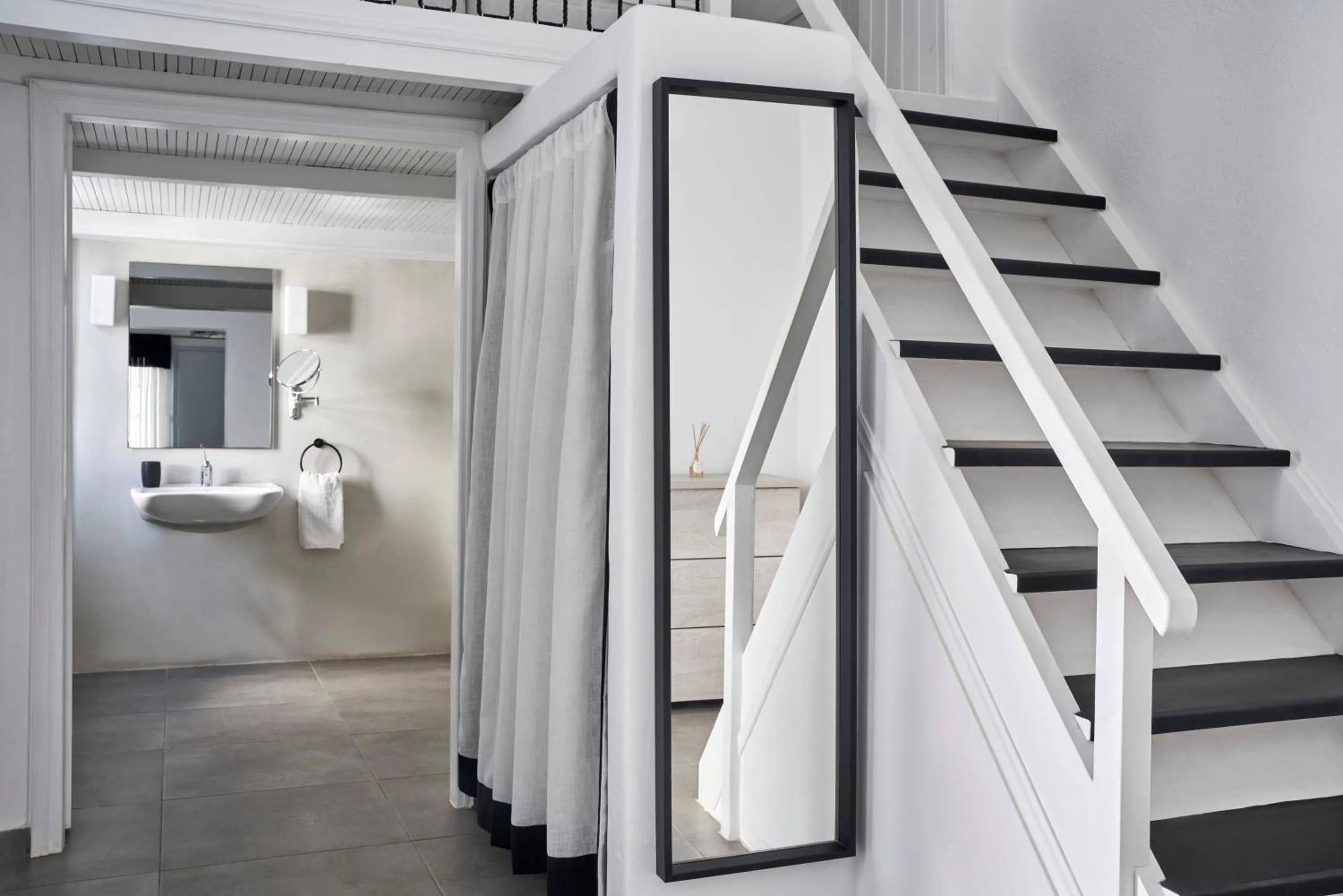 Superior Room with Sea View (accessible room) in Mr and Mrs White Oia - Santorini