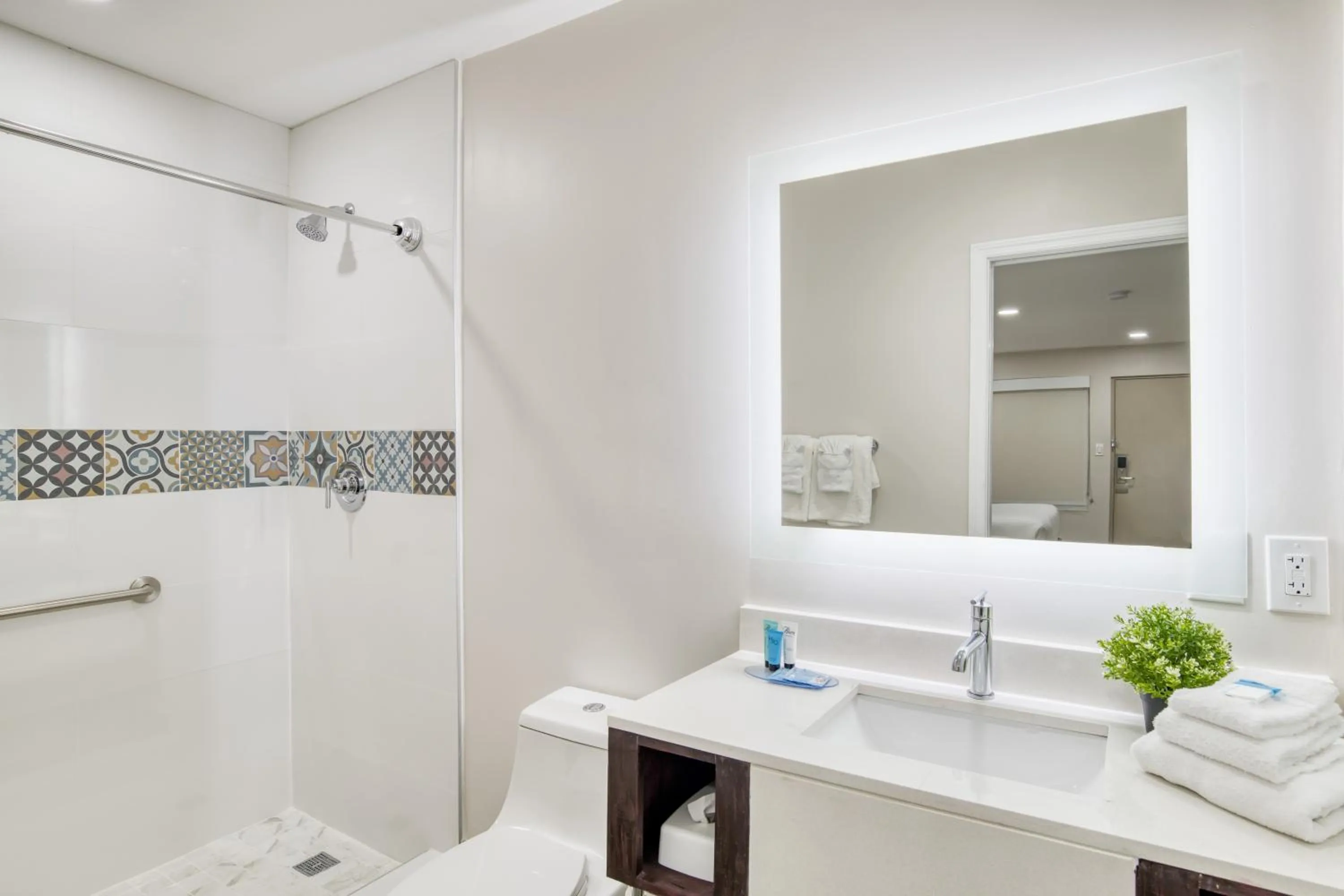 Deluxe Queen Room with Two Queen Beds in Villa 1565 - Saint Augustine