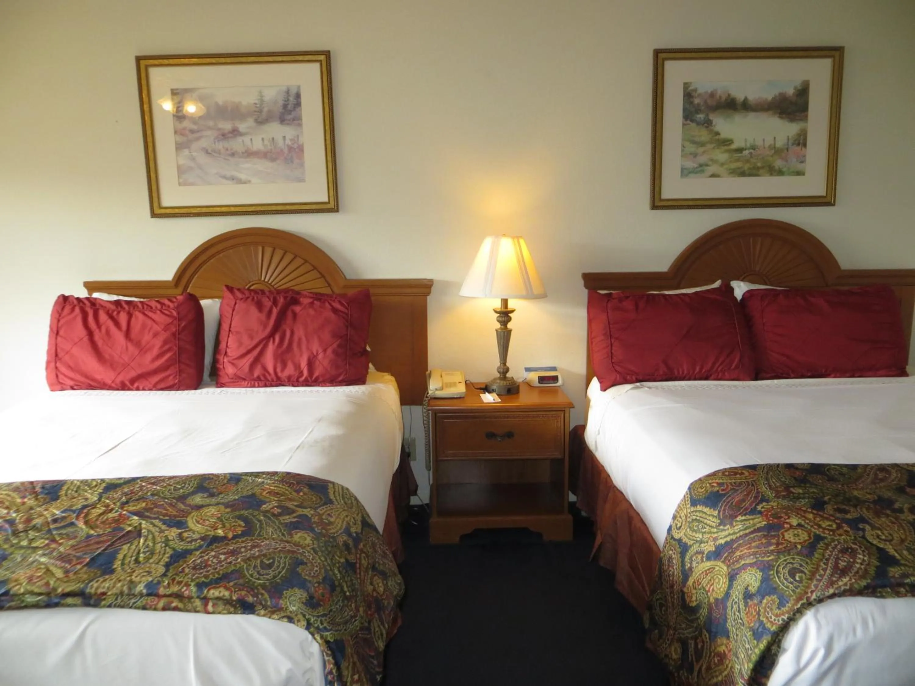Queen Room with Two Queen Beds in The Monarch Resort