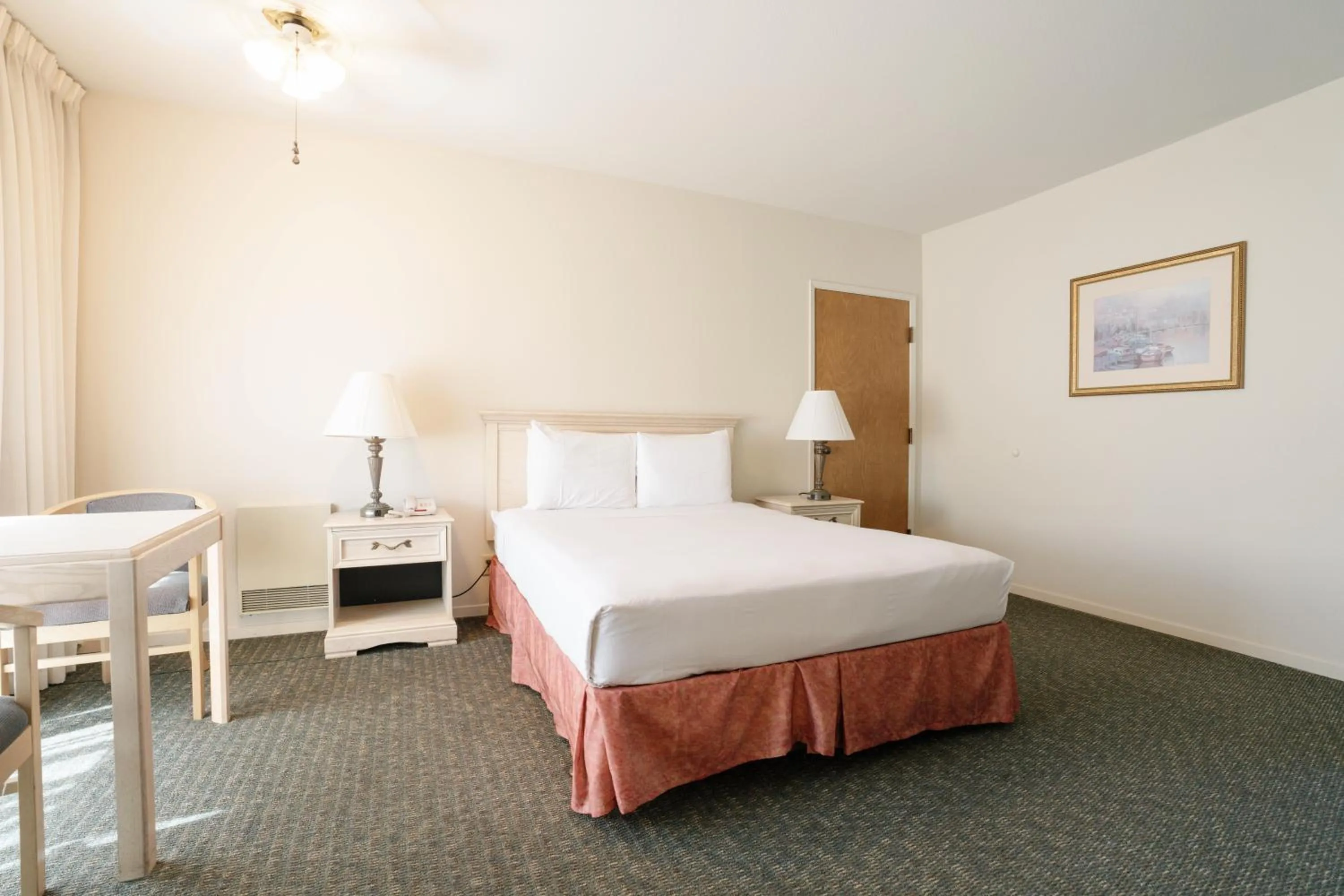 Deluxe Family Room in The Monarch Resort