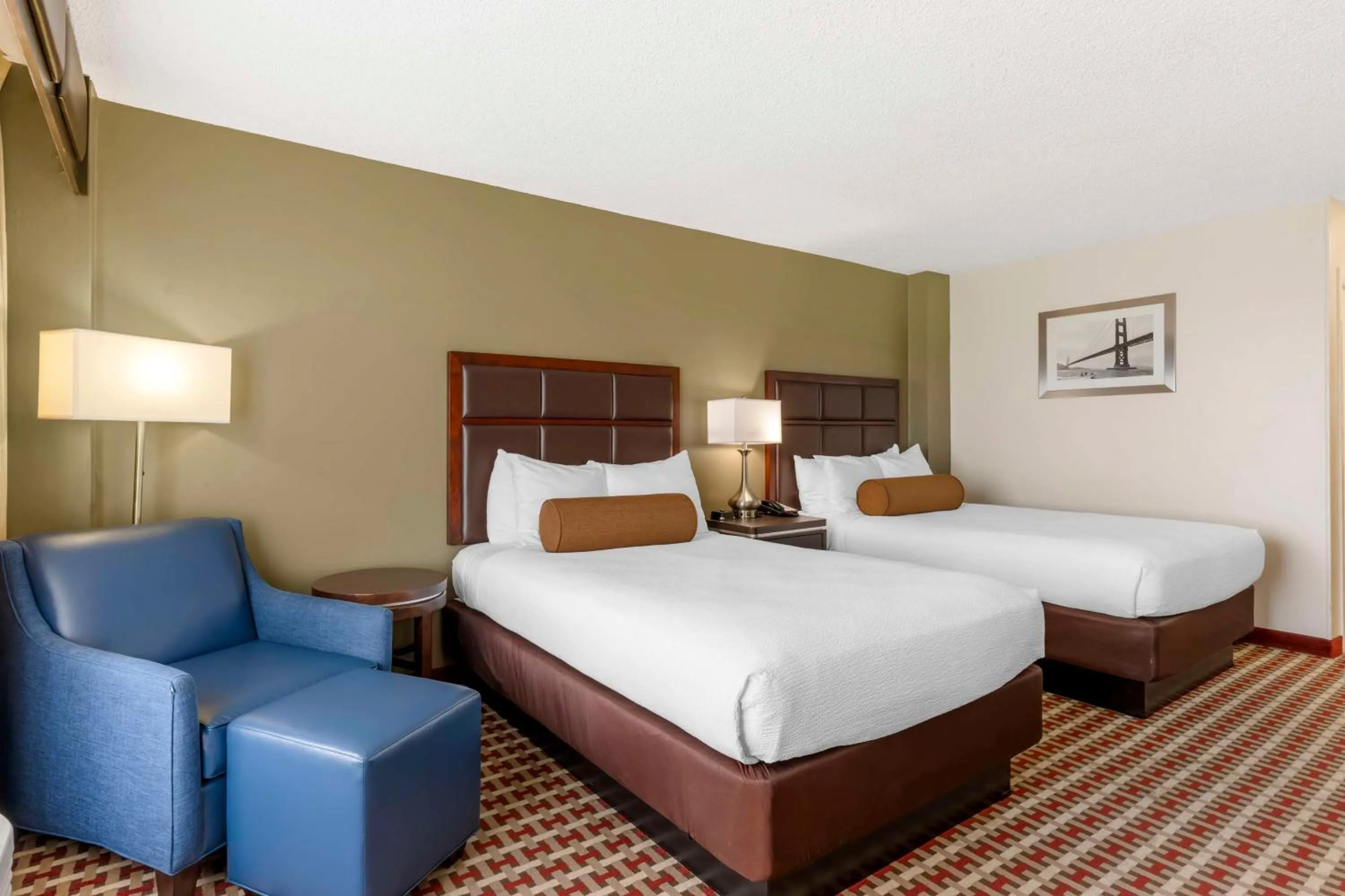 Double Room with Two Double Beds - Non-Smoking in Best Western Plus Grosvenor Airport Hotel