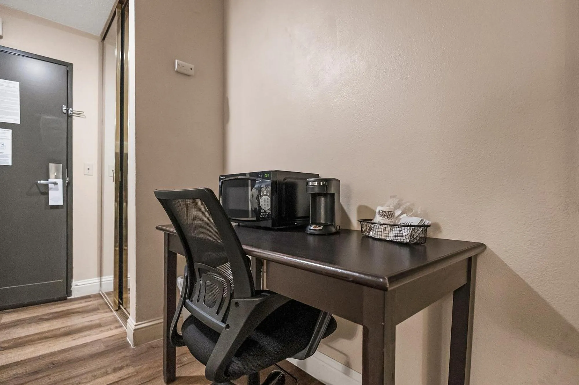 Queen Room in Sutter Inn