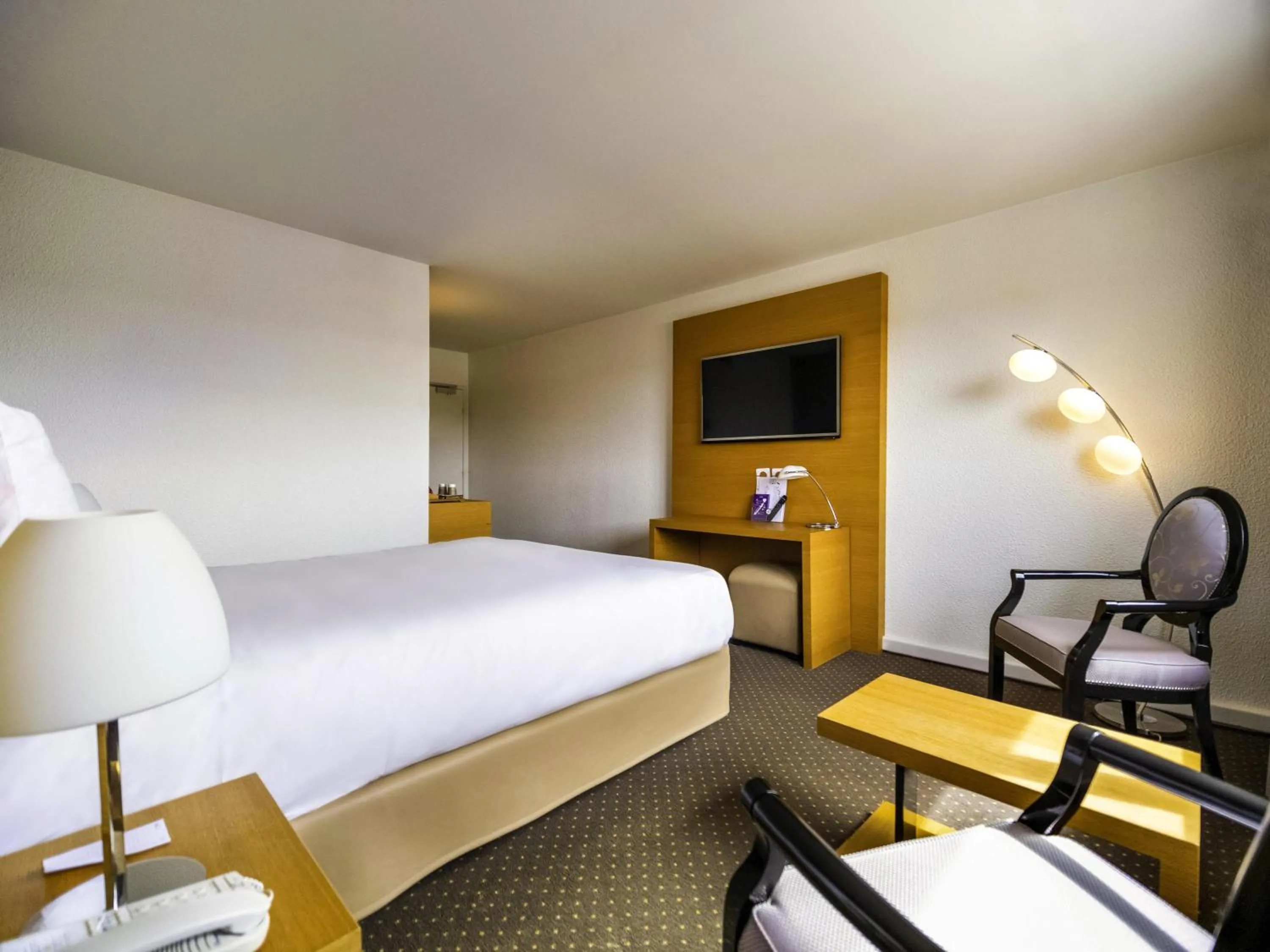 Standard Double Room in Mercure Bordeaux Lac