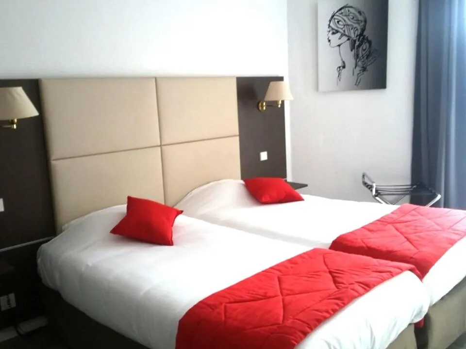 Twin Room in Hôtel D'orsay