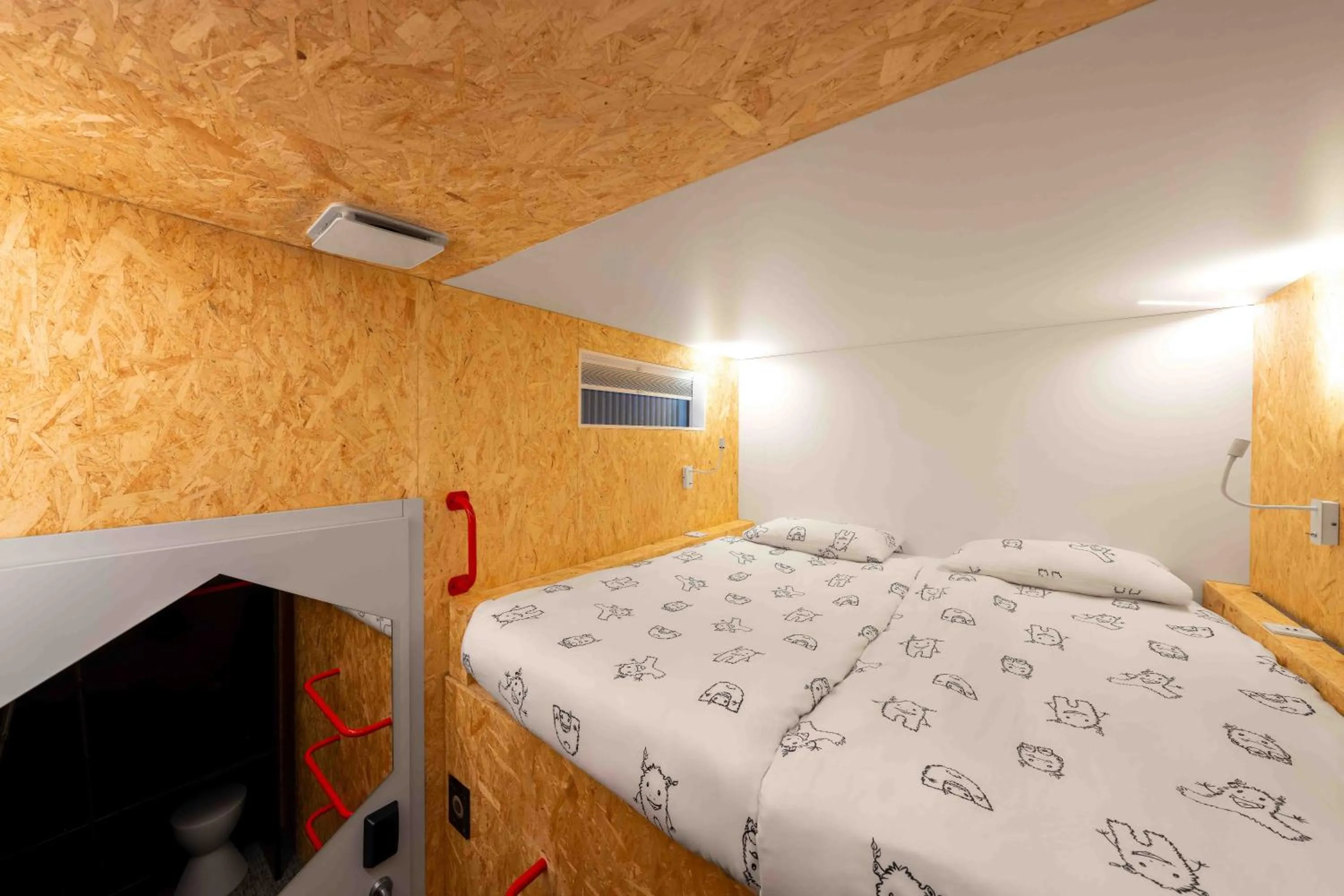 Double Bed Cabin with Shared Bathroom - Upper Level in ibis Styles Ljubljana The Fuzzy Log