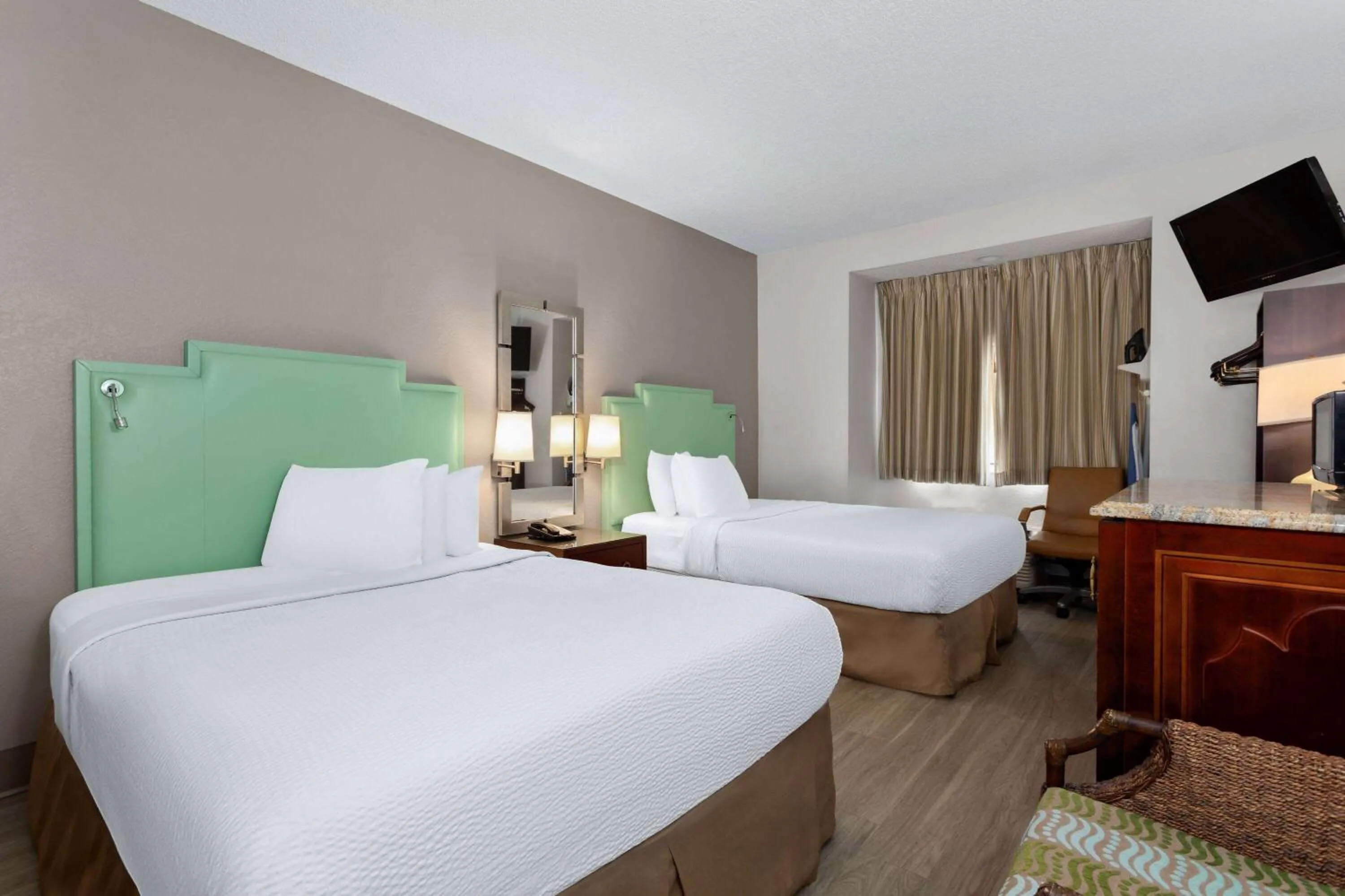 Queen Room with Two Queen Beds - Non-Smoking in Baymont by Wyndham Orlando-International Dr-Universal Blvd