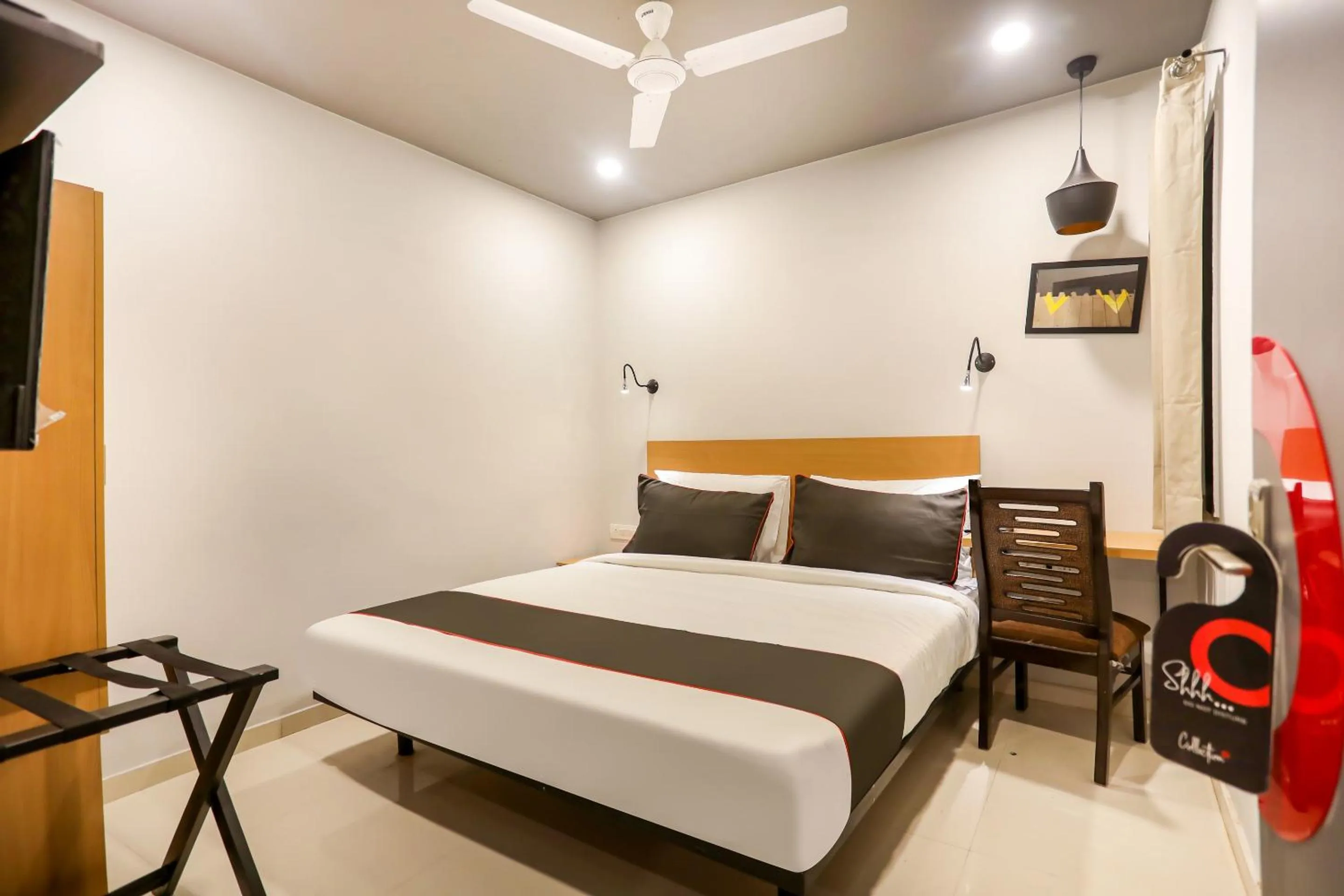Classic Triple Room - single occupancy in Collection O Le Noida Hotel Near Sector 76 Metro Station
