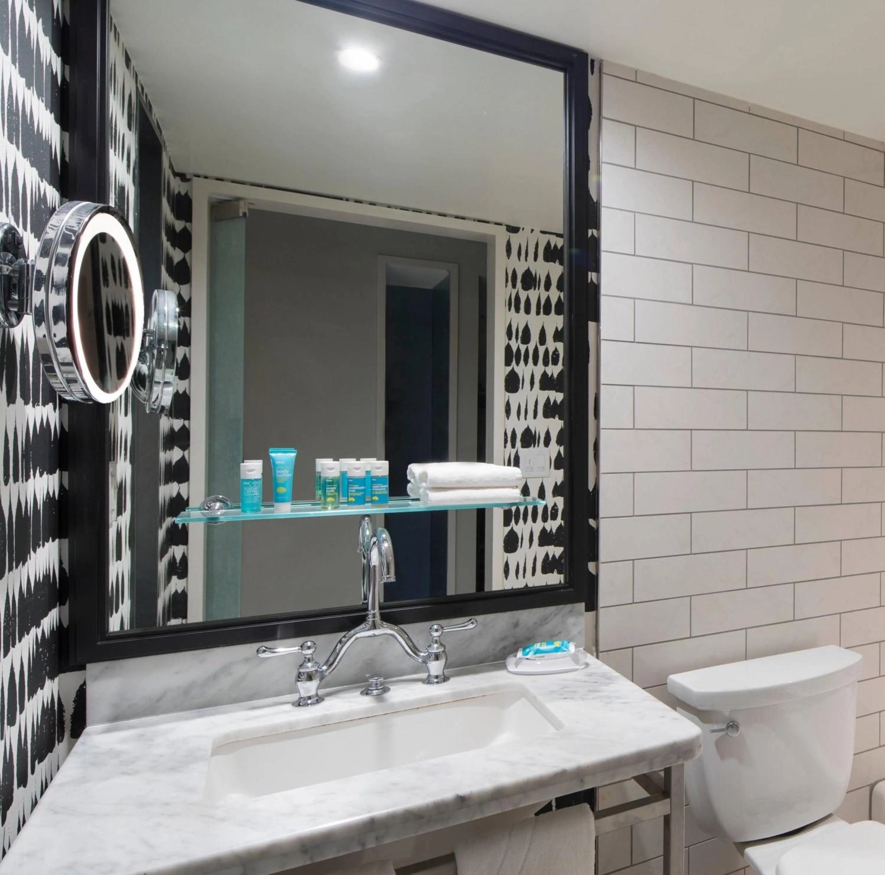 Premium, Guest room, 1 King in Hotel Colee, Atlanta Buckhead, Autograph Collection