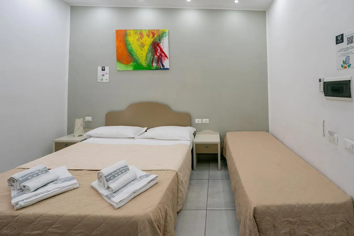 Deluxe Double Room in Royal Art H Spaccanapoli, by ClaPa Group