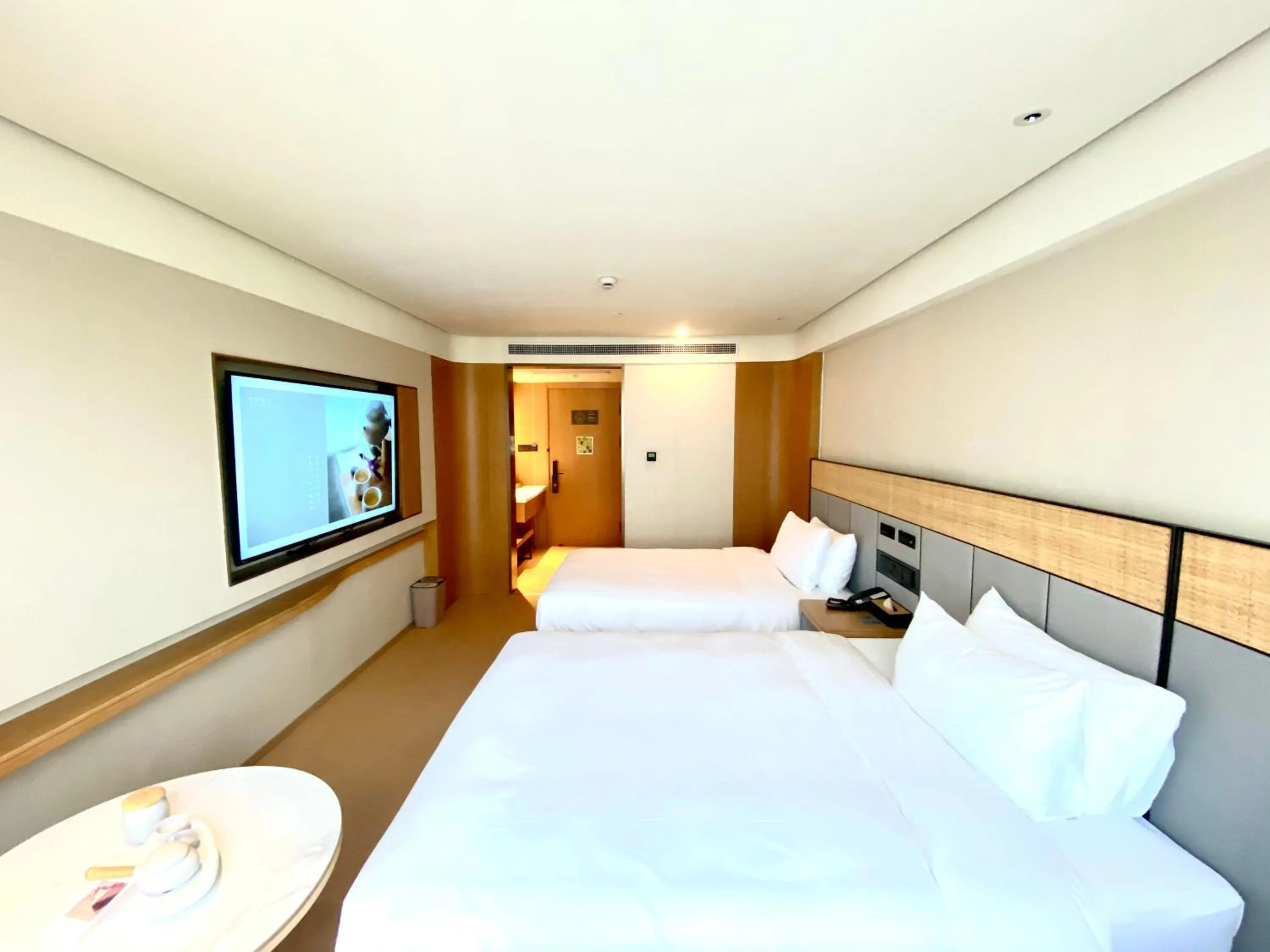 Family Room in JI Hotel (Shanghai People's Square Middle Fujian Road)