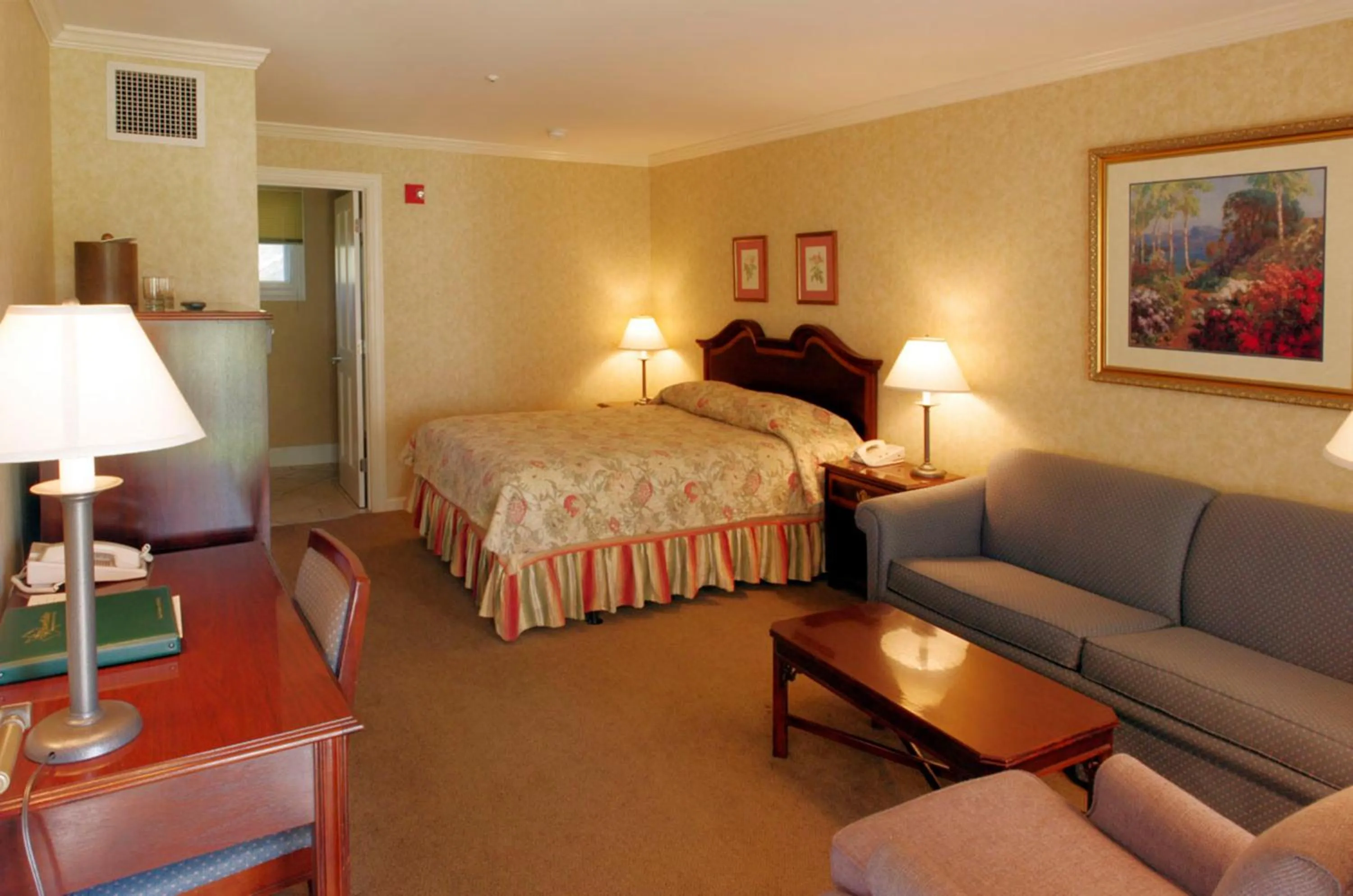 Queen Room in Stoweflake Mountain Resort & Spa