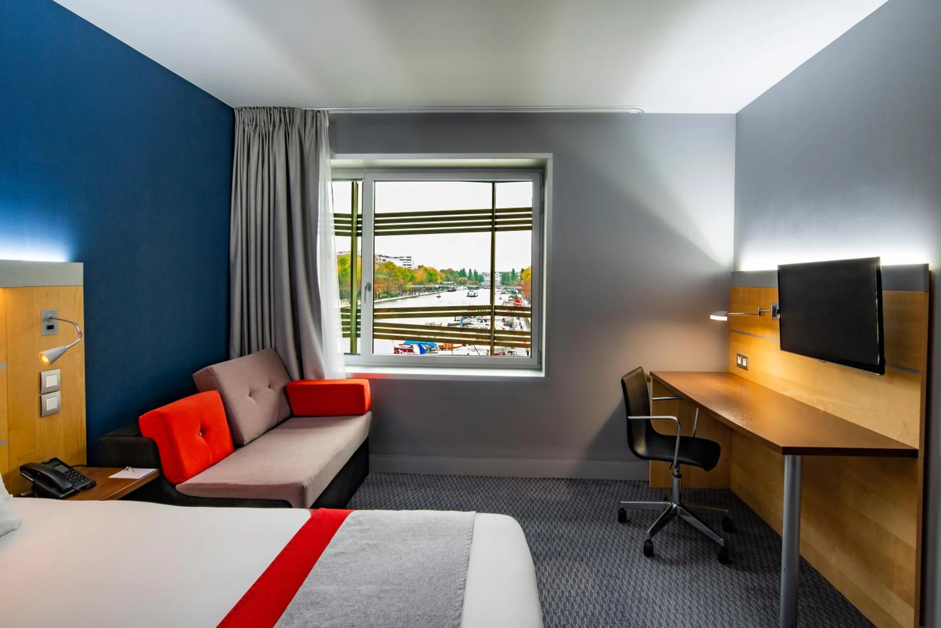 Standard Double Room with Marina View in Holiday Inn Express Paris-Canal De La Villette by IHG