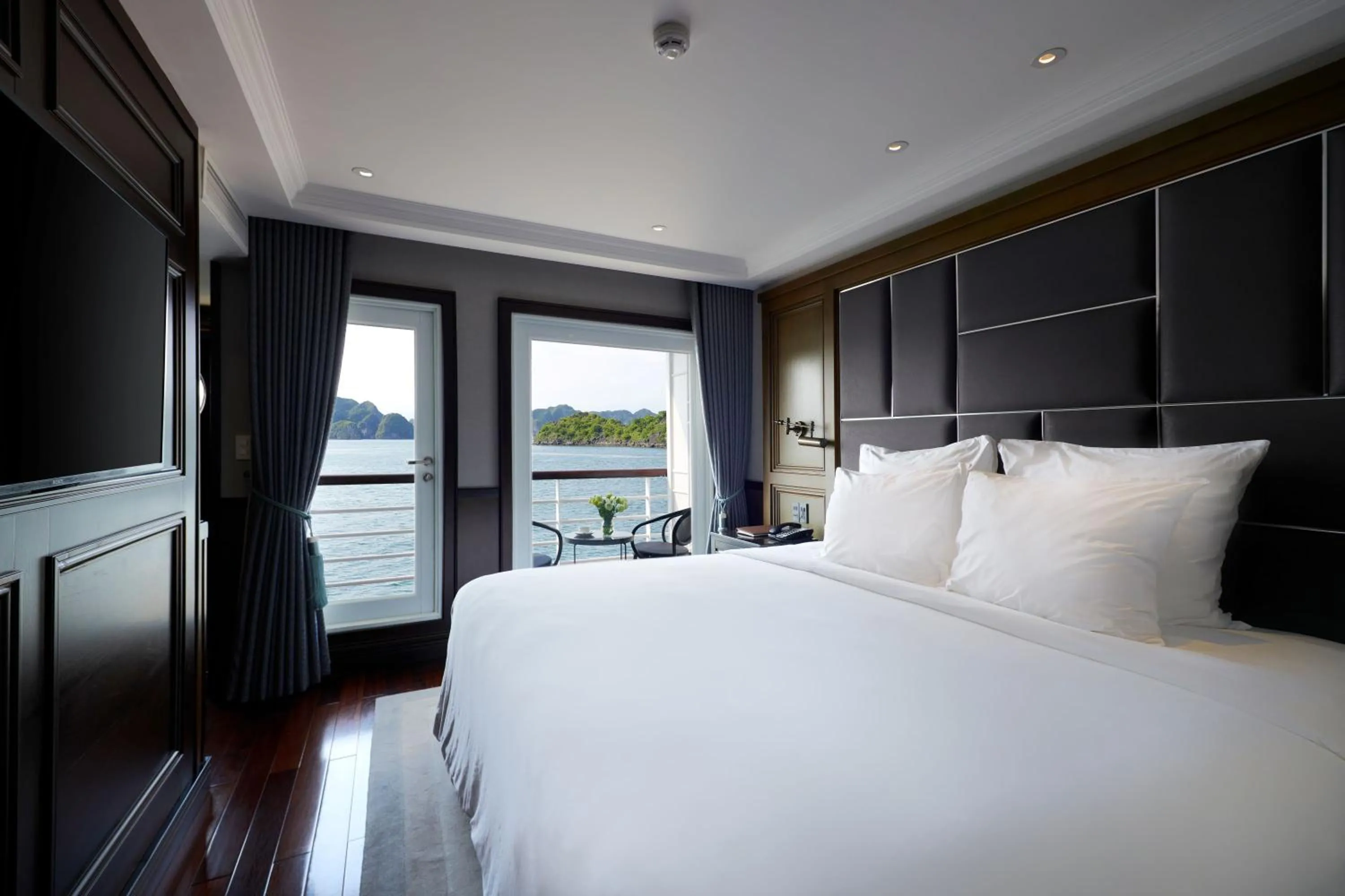 Executive Grand Balcony Double Or Twin Cabin - 2 Days 1 Night in Paradise Grand Cruise - Lan Ha Bay