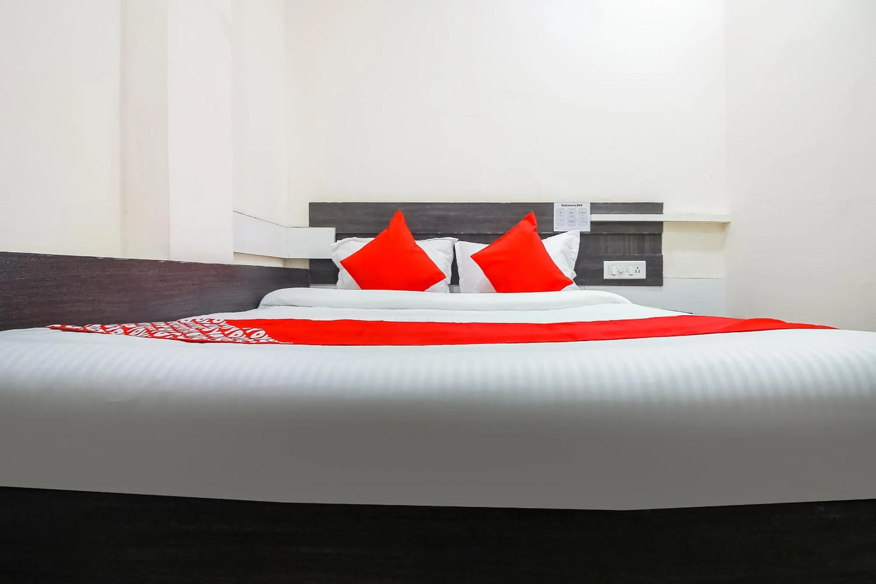 Budget Single Room - single occupancy in Hotel O Unique Inn