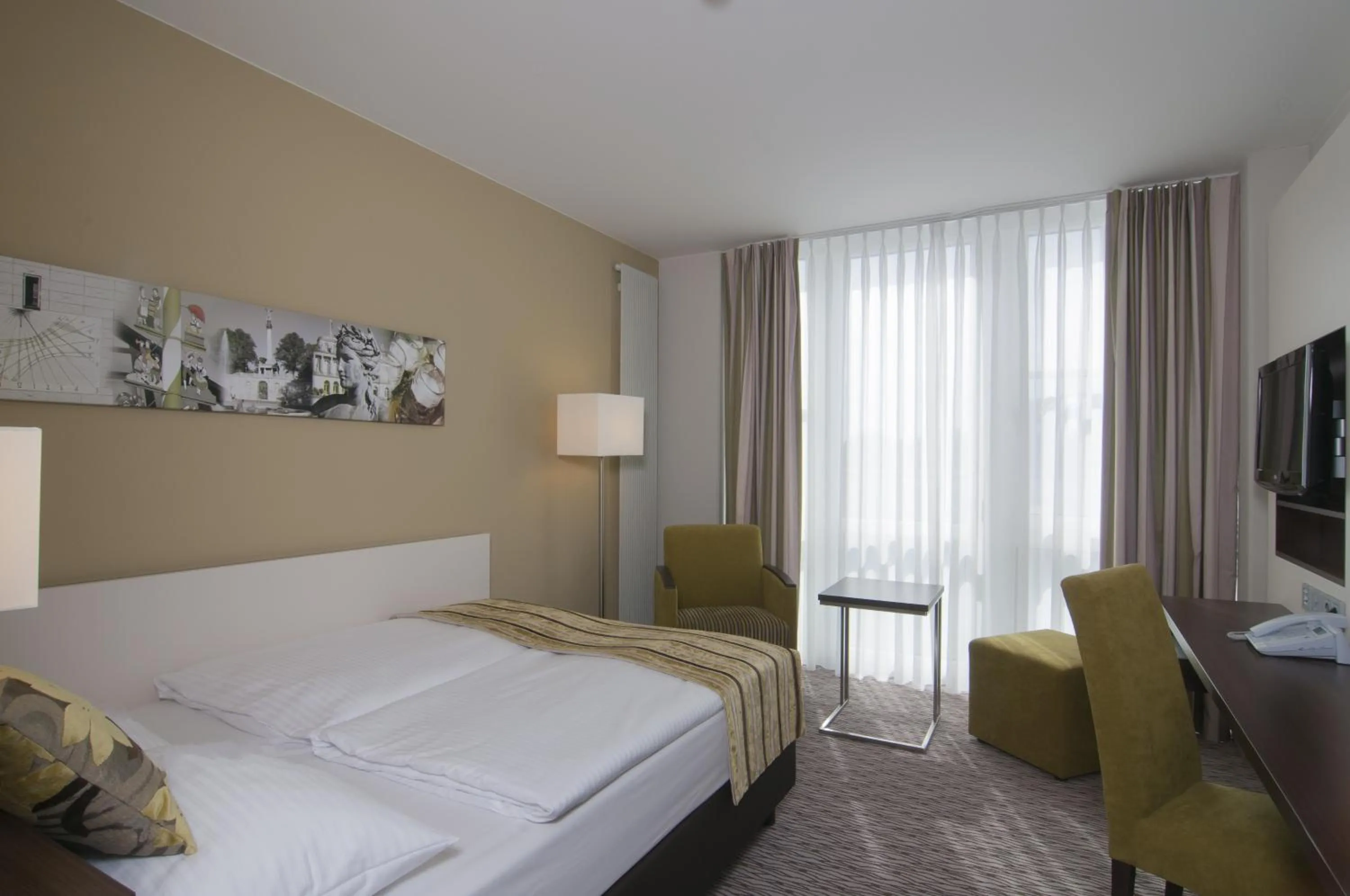 Standard Double Room in Holiday Inn Munich Unterhaching by IHG