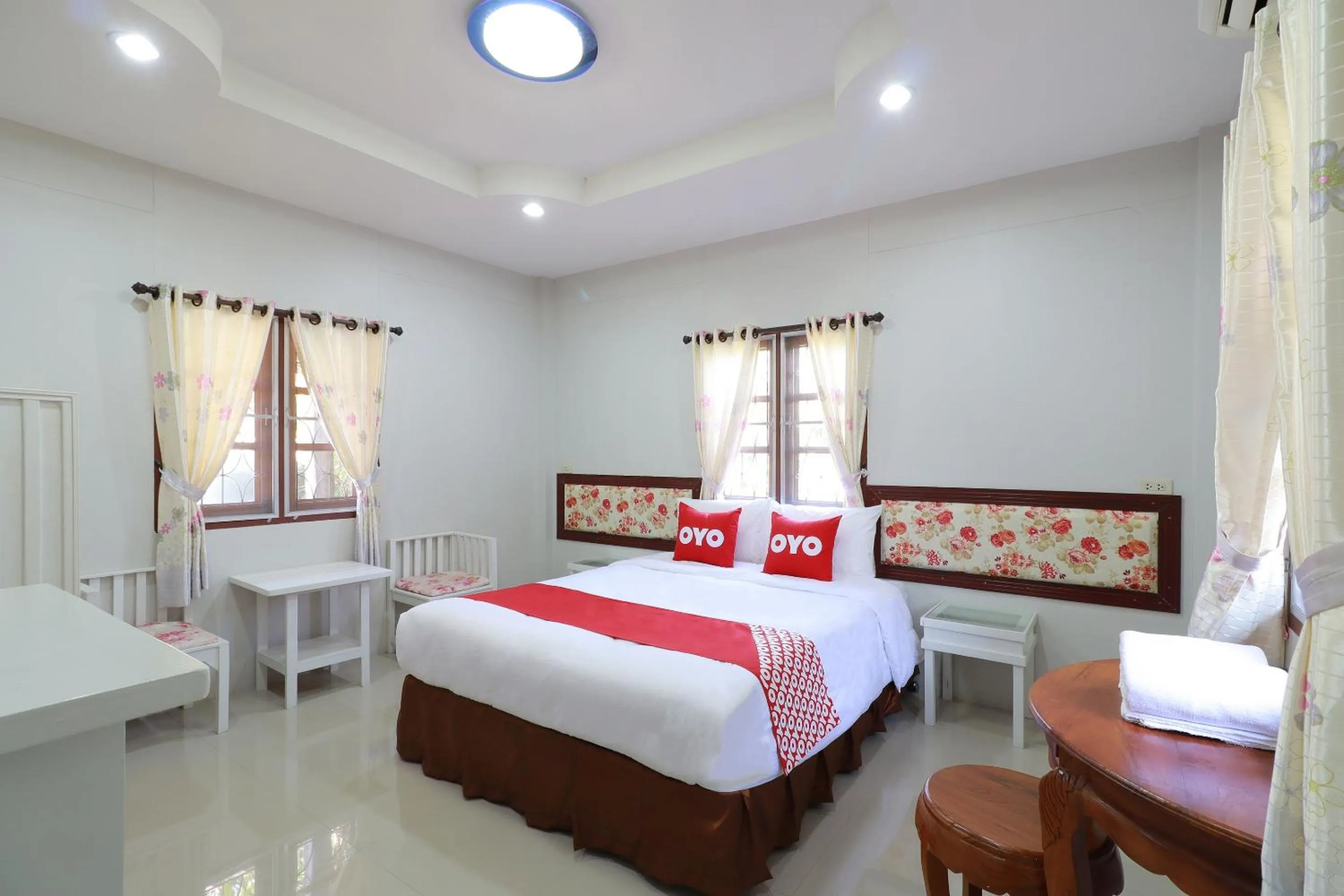 Deluxe Double Room in OYO 553 Kongsup Resort