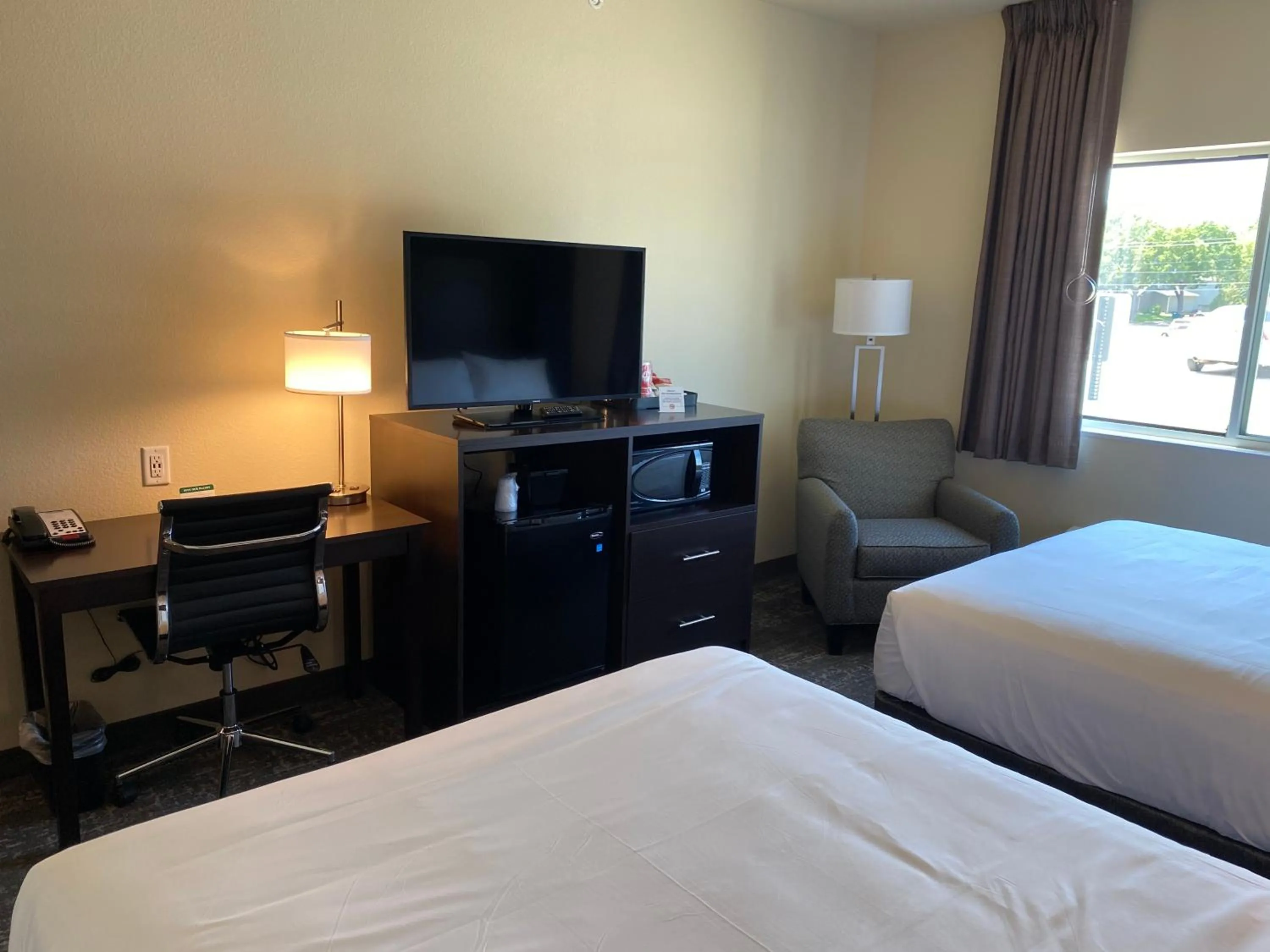 Queen Room in Cobblestone Inn & Suites - Forest City