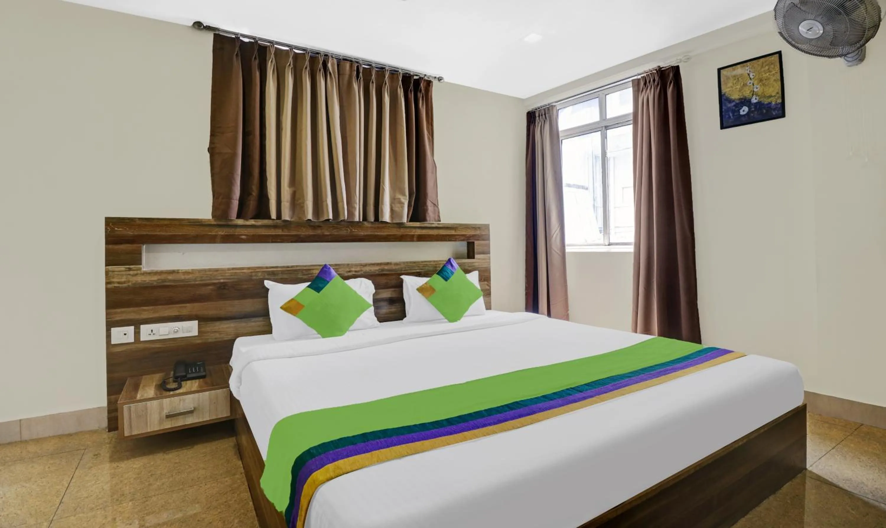 Standard Double Room - single occupancy in Treebo Darwesh Residency - 500m from Railway Station