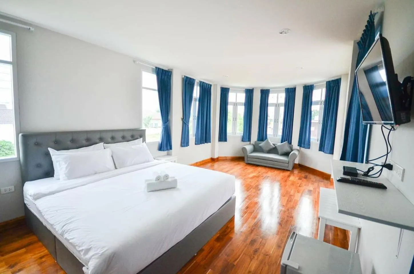 Deluxe King Room in Bianco House Resort