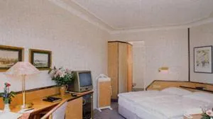Triple Room in Hotel Senator Hamburg