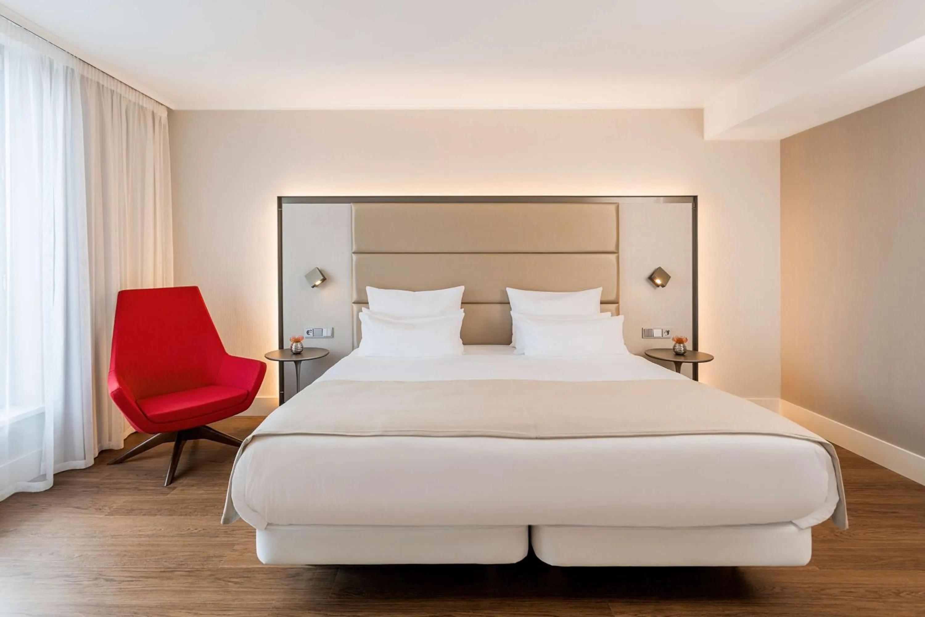 Junior Suite in NH Collection Berlin Mitte am Checkpoint Charlie