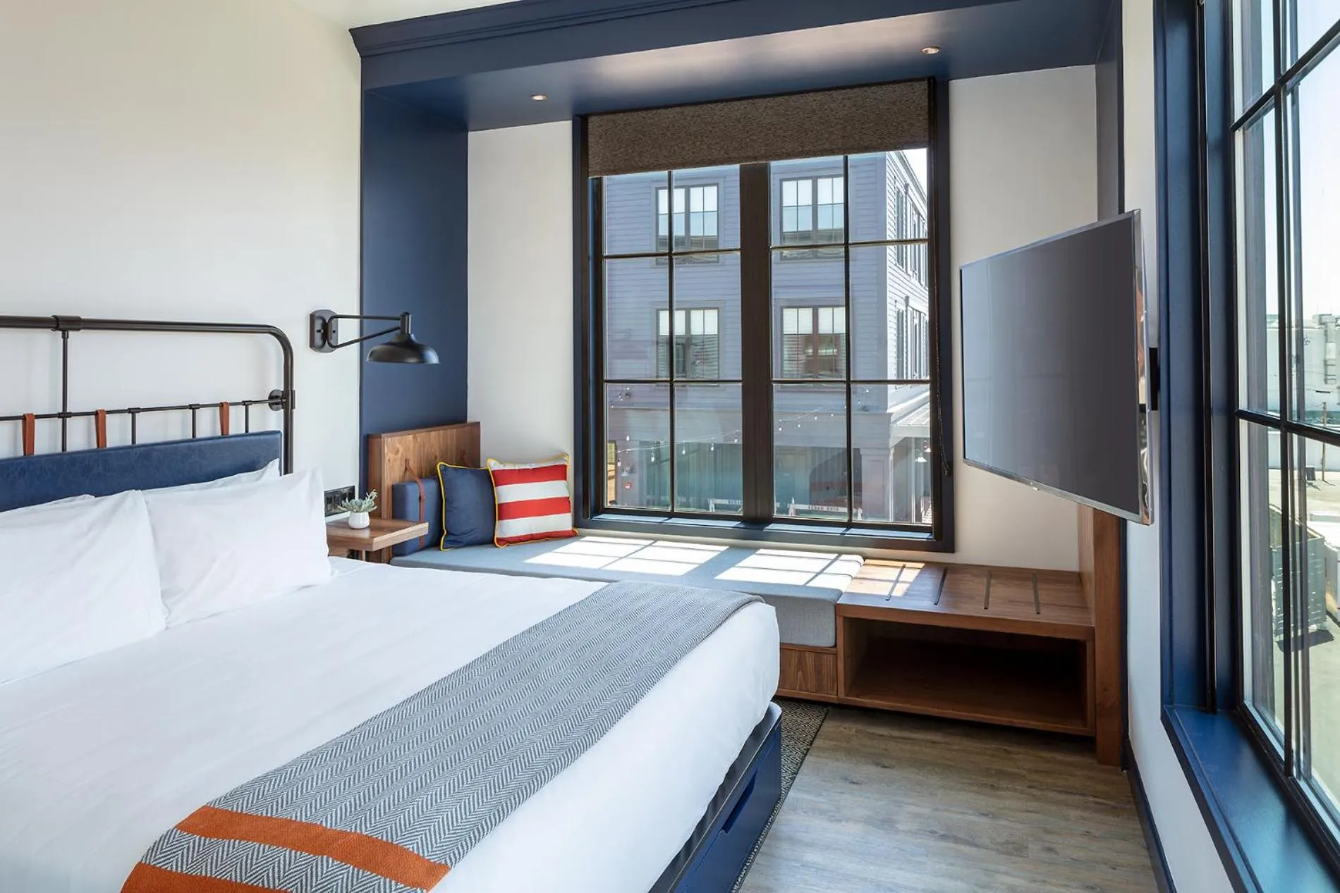 Standard King Room in Hammetts Hotel